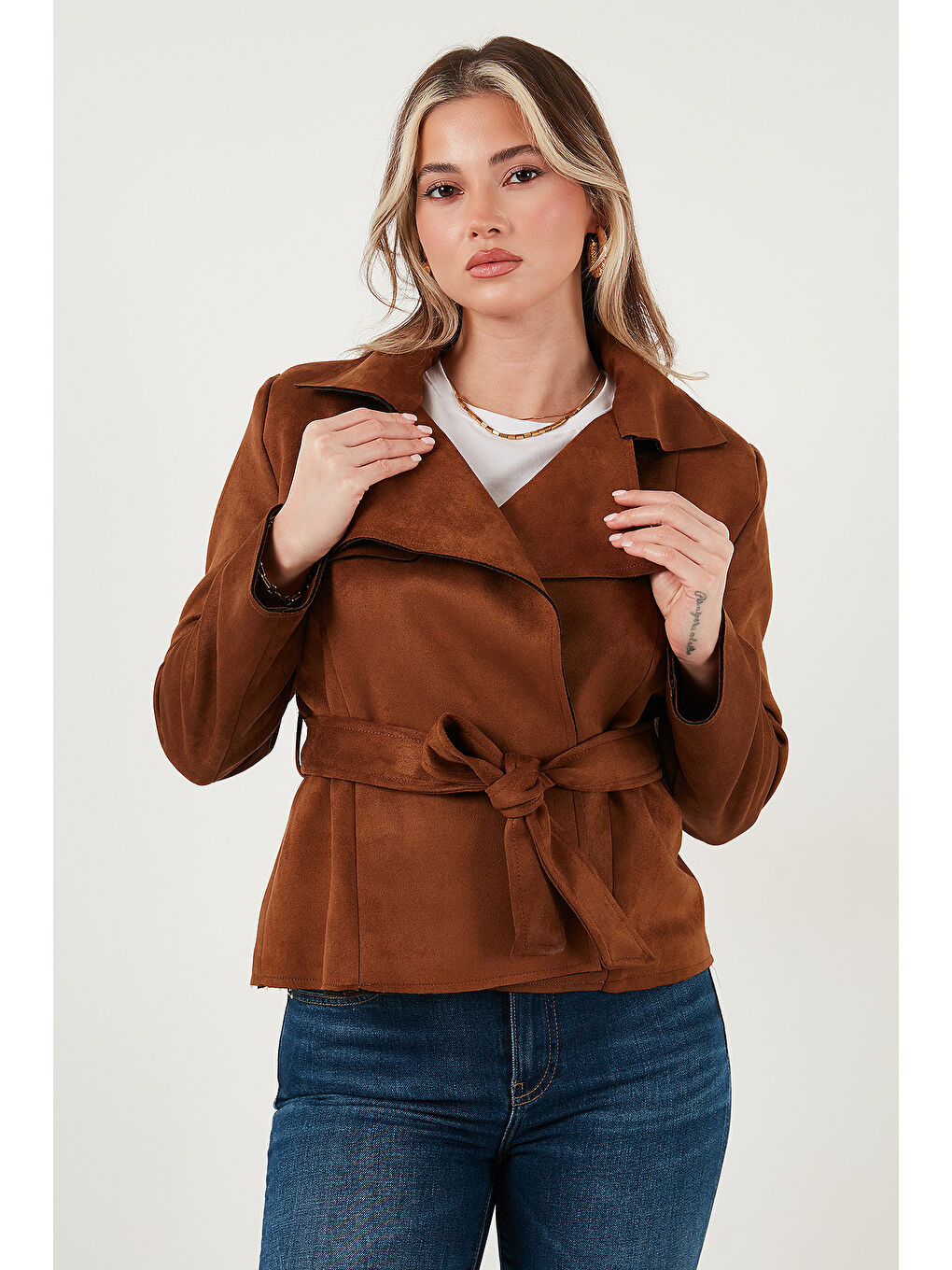 Kahverengi Regular Fit Kruvaze Yaka Kuşaklı Süet Dokulu Ceket 6839640-2