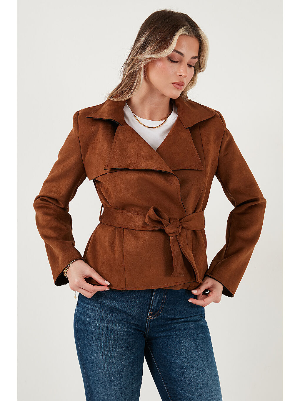 Kahverengi Regular Fit Kruvaze Yaka Kuşaklı Süet Dokulu Ceket 6839640-3