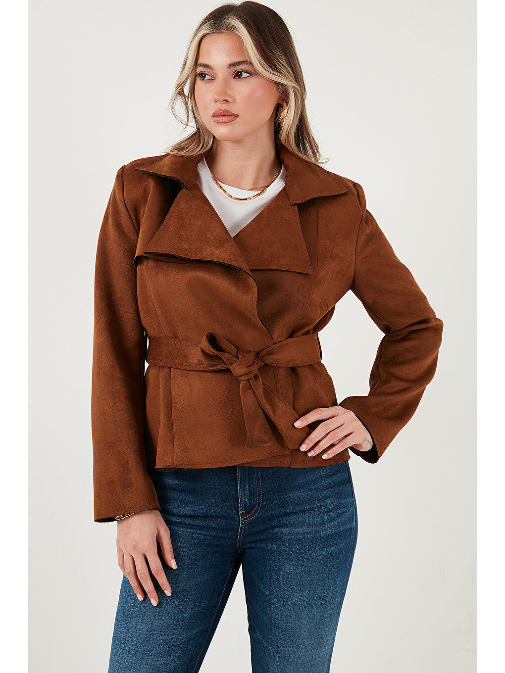 Kahverengi Regular Fit Kruvaze Yaka Kuşaklı Süet Dokulu Ceket 6839640-4