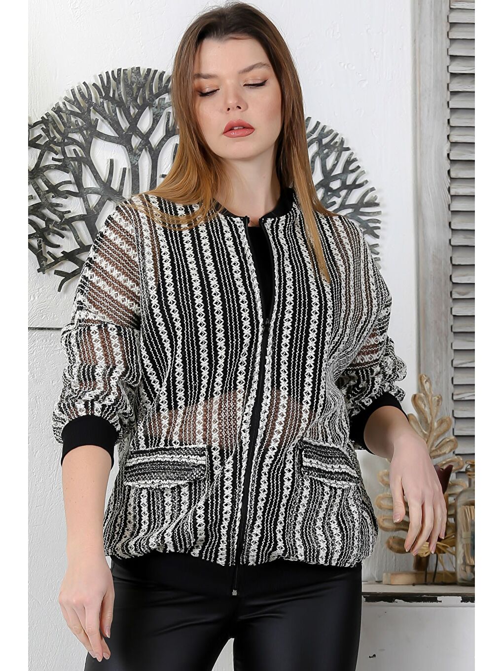 Siyah-Ekru Bomber Yaka Manşetli Kollu Fermuarlı Cepli Casual Dokuma Ceket 70 65-2