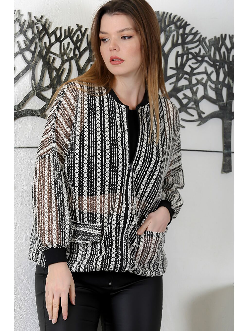 Siyah-Ekru Bomber Yaka Manşetli Kollu Fermuarlı Cepli Casual Dokuma Ceket 70 65-4