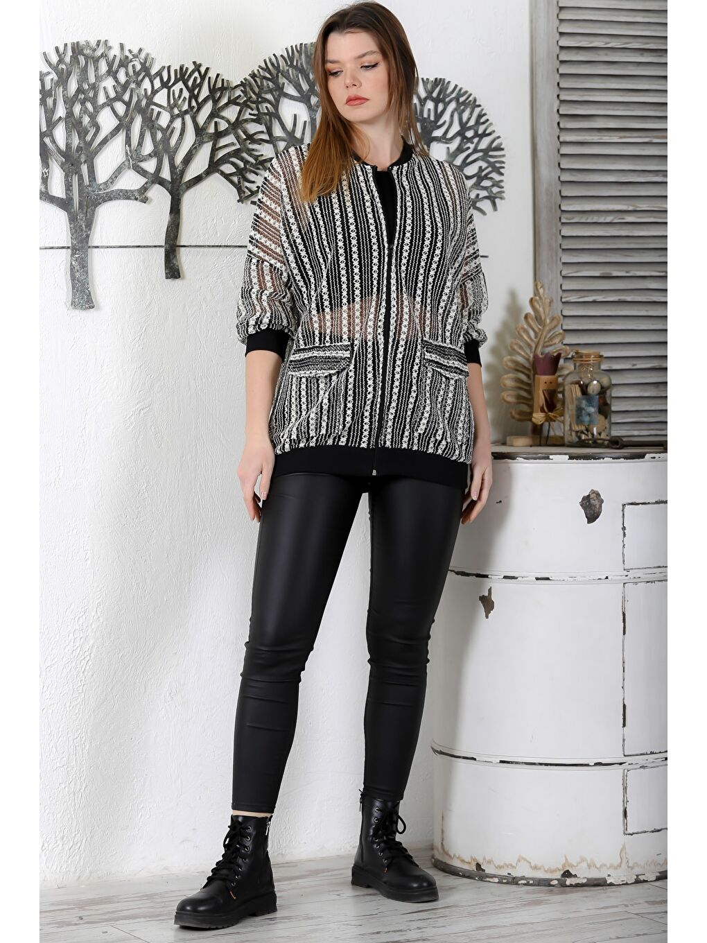 Siyah-Ekru Bomber Yaka Manşetli Kollu Fermuarlı Cepli Casual Dokuma Ceket 70 65-7