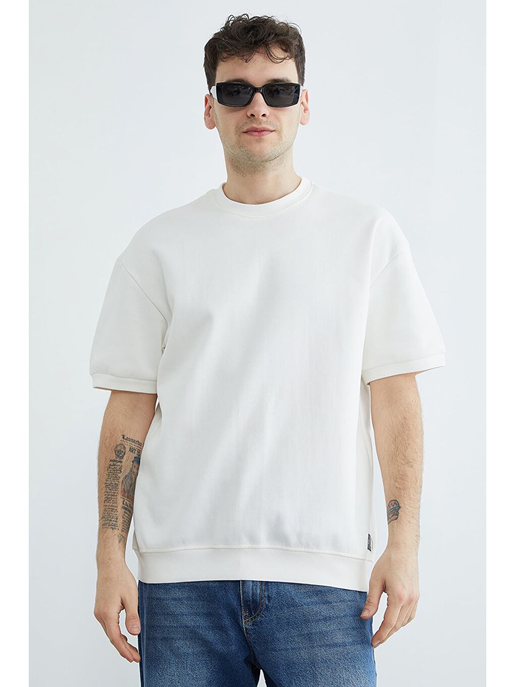 Beyaz Bisiklet Yaka Armalı Pike Tişört