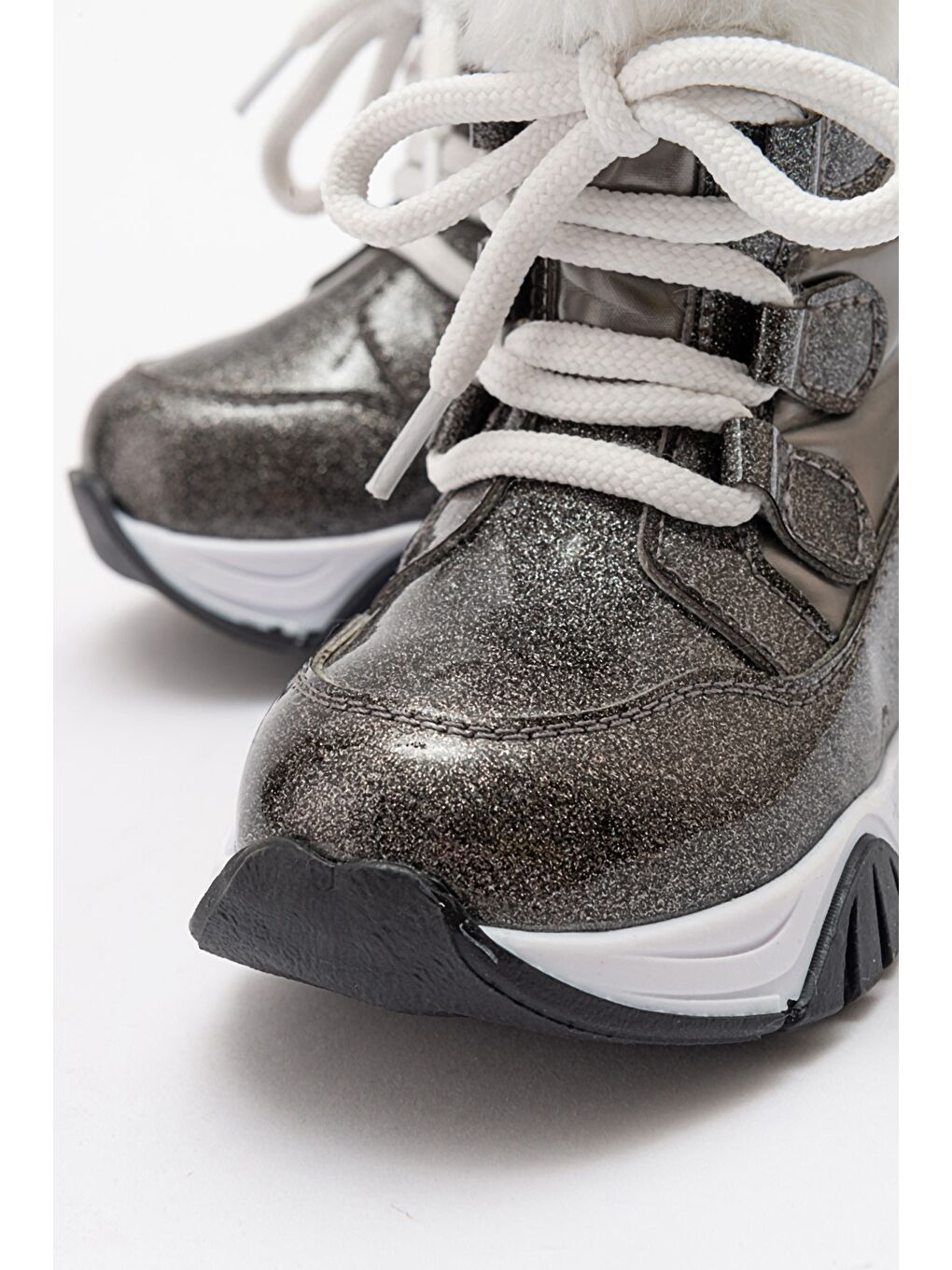 Gri Kız Çocuk Platin Simli Rugan Deri Suya Dayanıklı Kürklü Günlük Bot-1