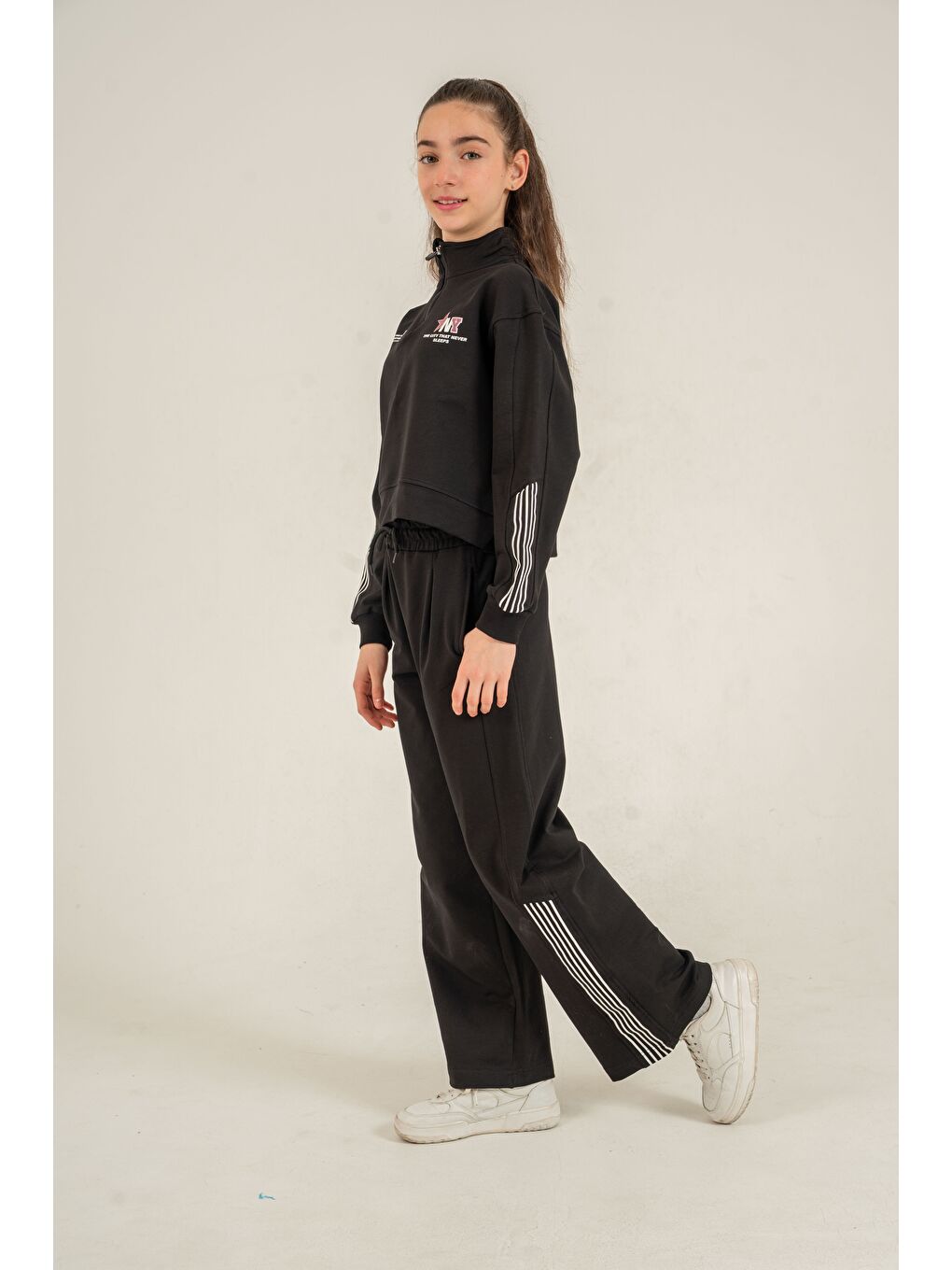 Siyah The City  That Never Sleeps Baskılı Üst Ön Boydan Fermuarlı Kız Çocuk Alt Üst Eşofman Takımı-1