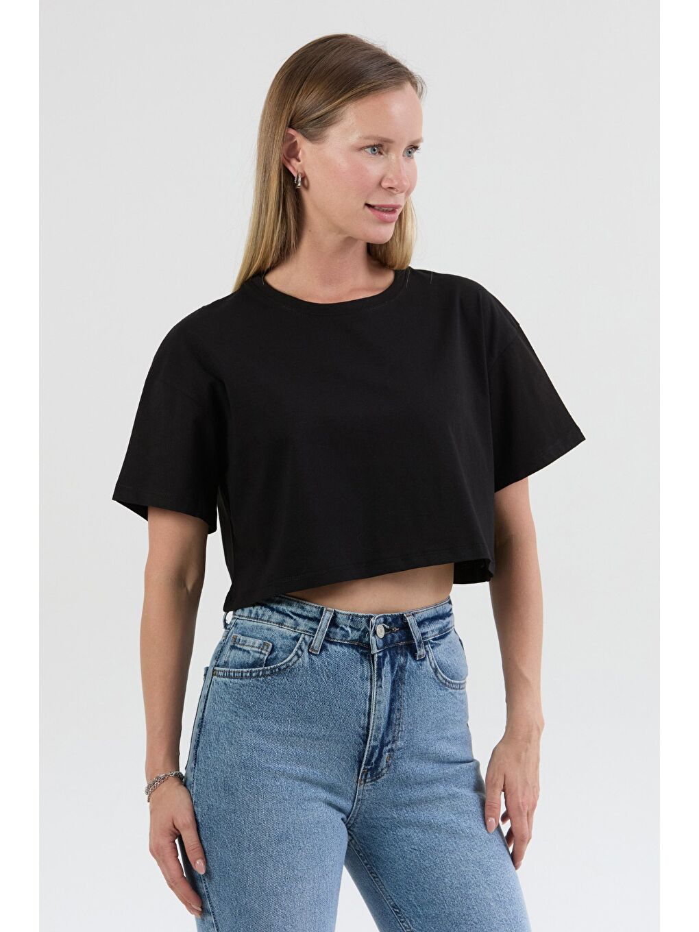 Siyah Basic Bisiklet Yaka Oversize Crop Tişört-2