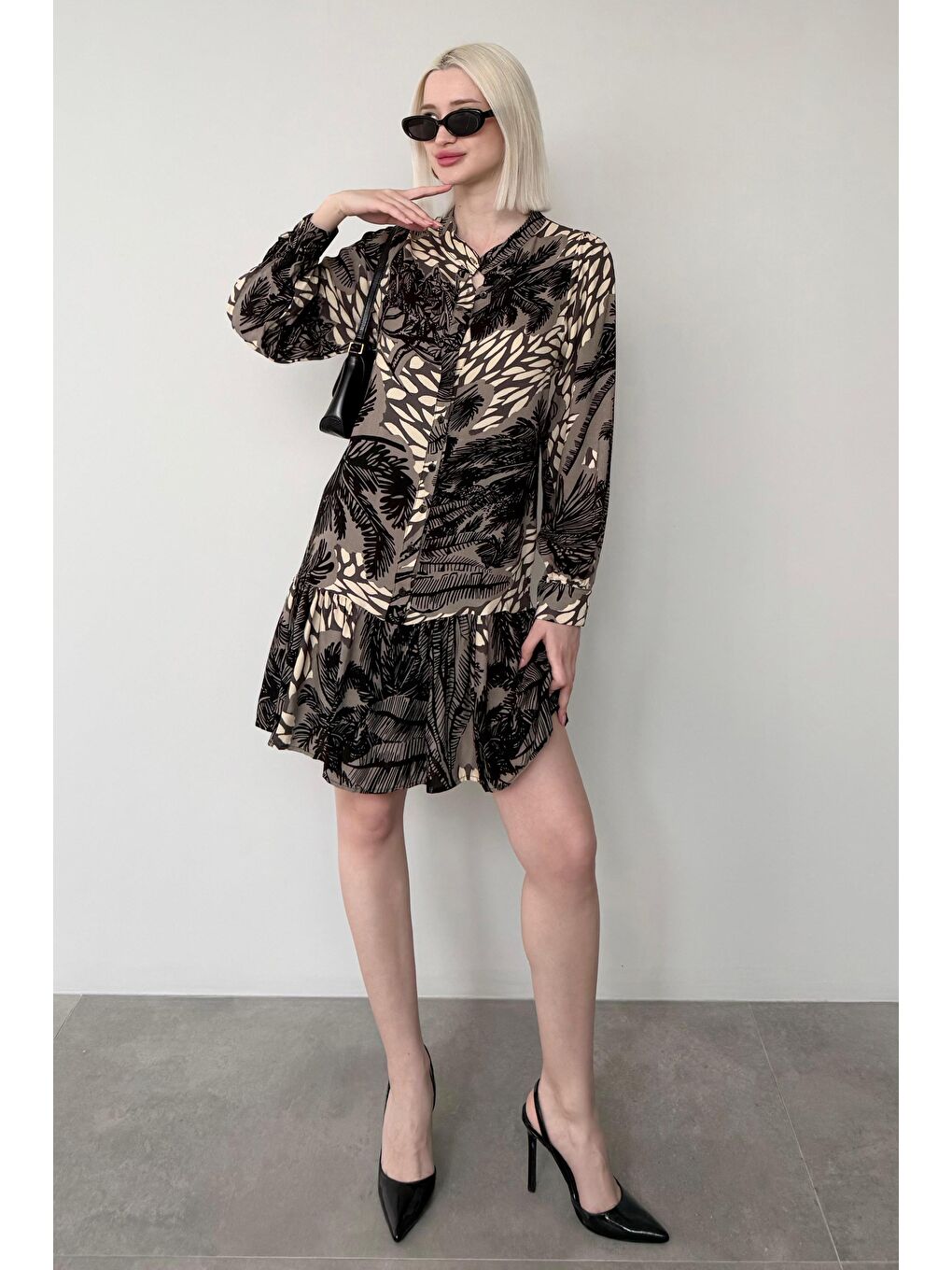 Bej Vizon Desenli Düğmeli Kısa Kadın Elbise Mg2432-2