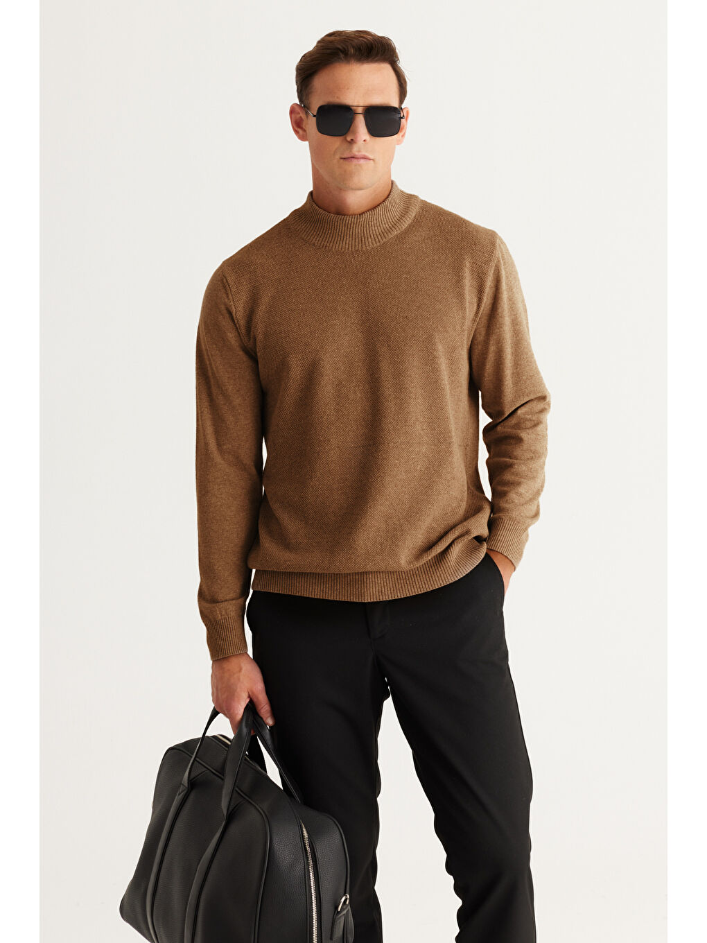 Bej Erkek Vizon Standart Fit Normal Kesim Yarım Balıkçı Yaka Pamuklu Triko-3