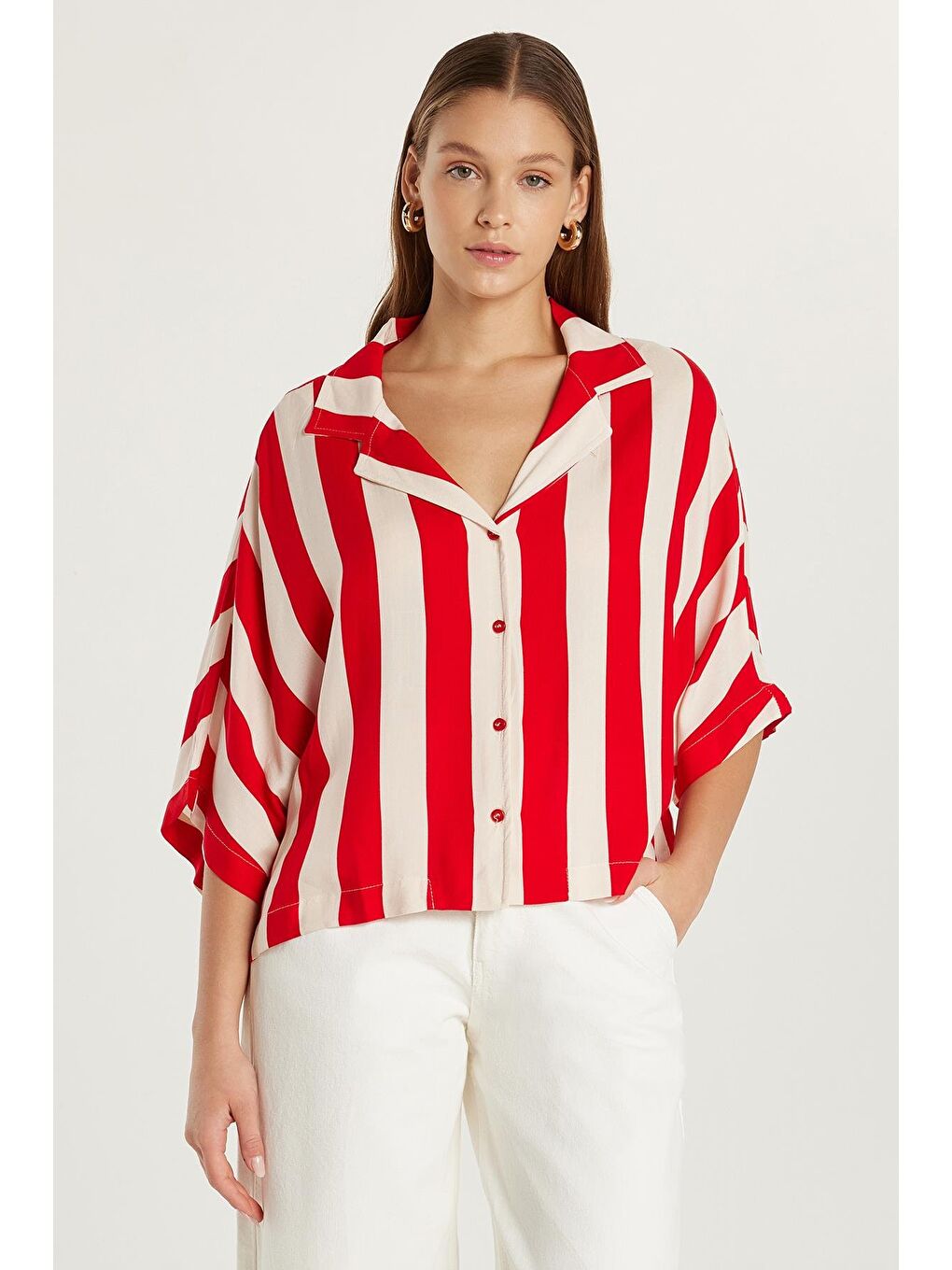 Karışık Kadın Standart Fit Viskon V Yaka Çizgili Gömlek-1