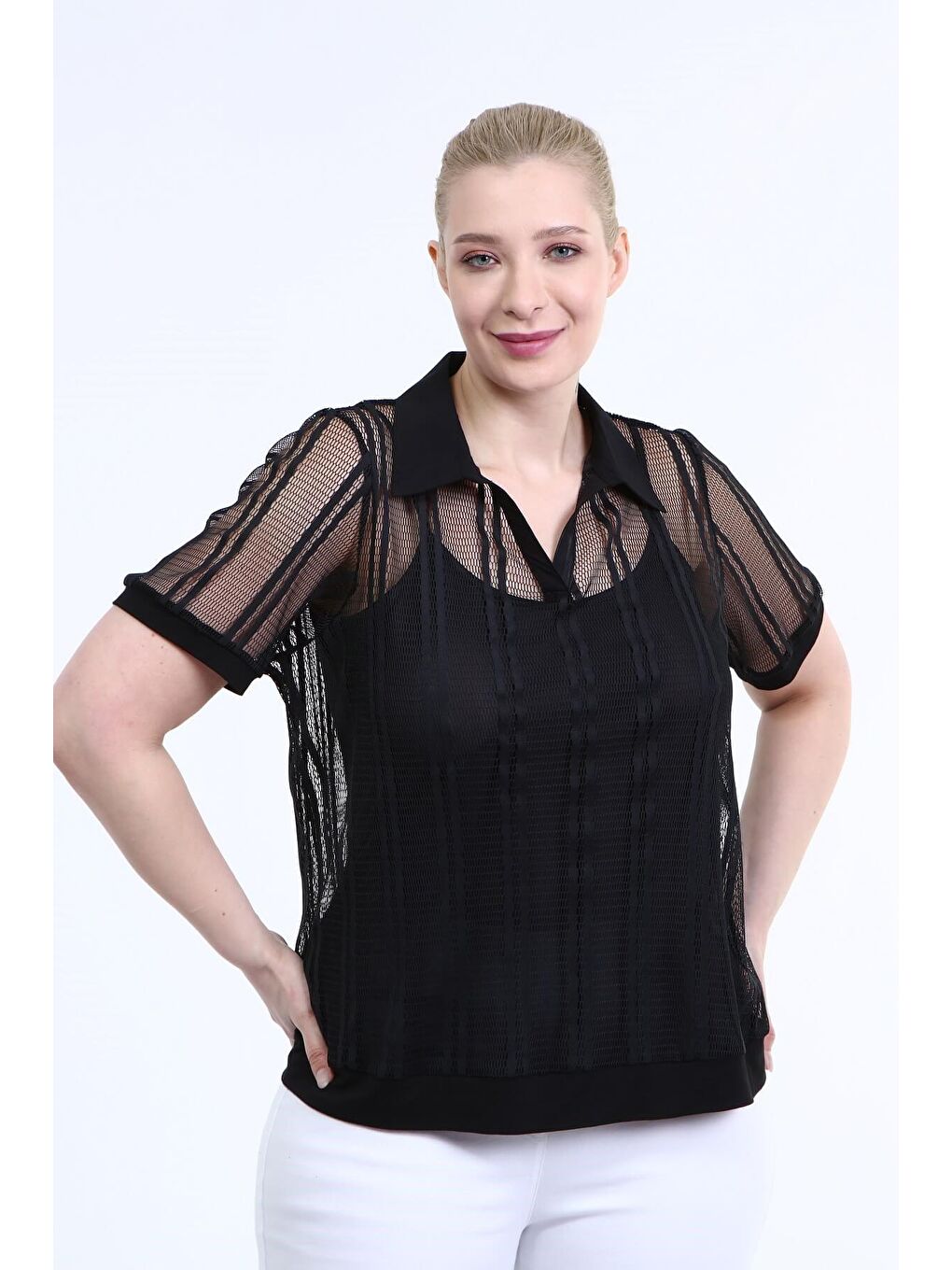 Siyah Astarlı File Detaylı Tişört