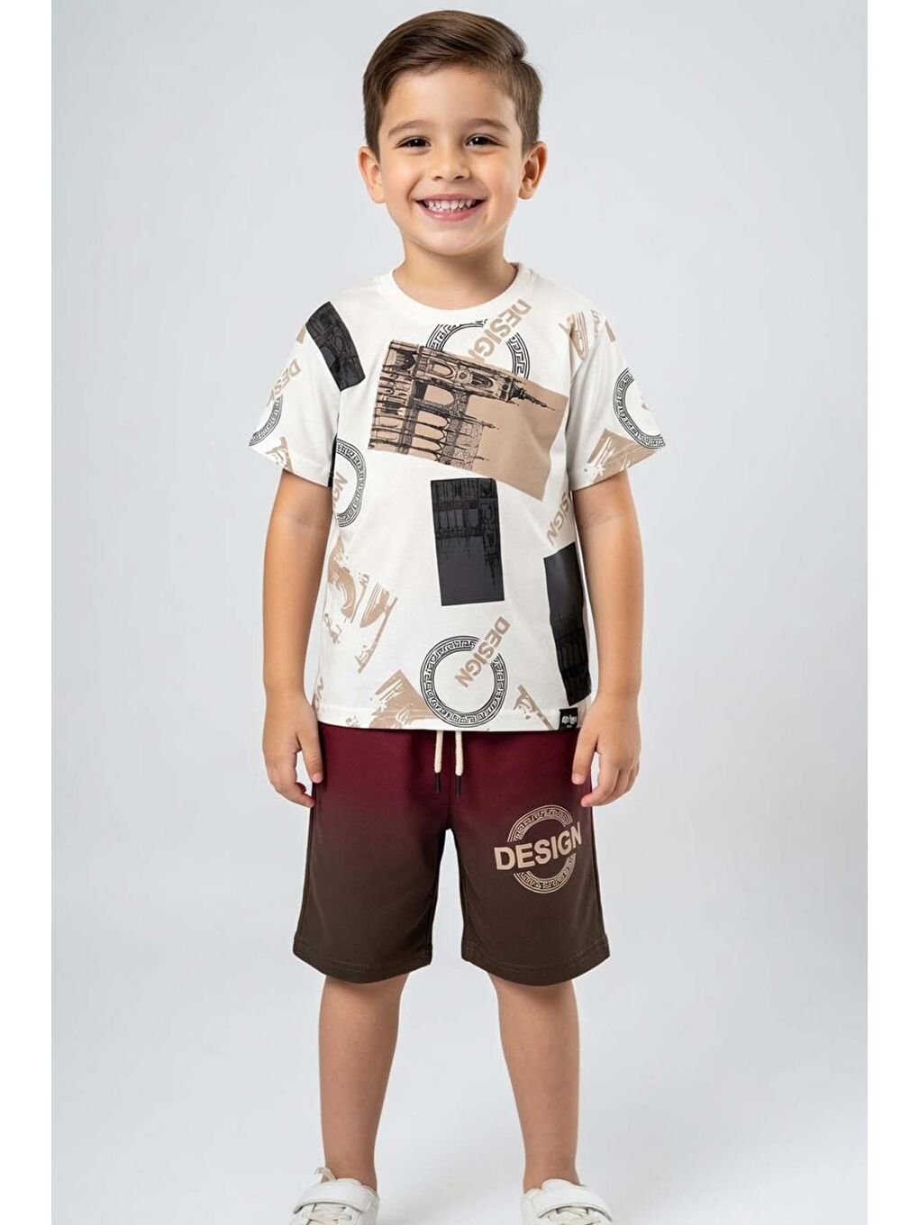 Erkek Çocuk Görsel ve Desing Yazı Detaylı Siyah Şortlu Takım-1