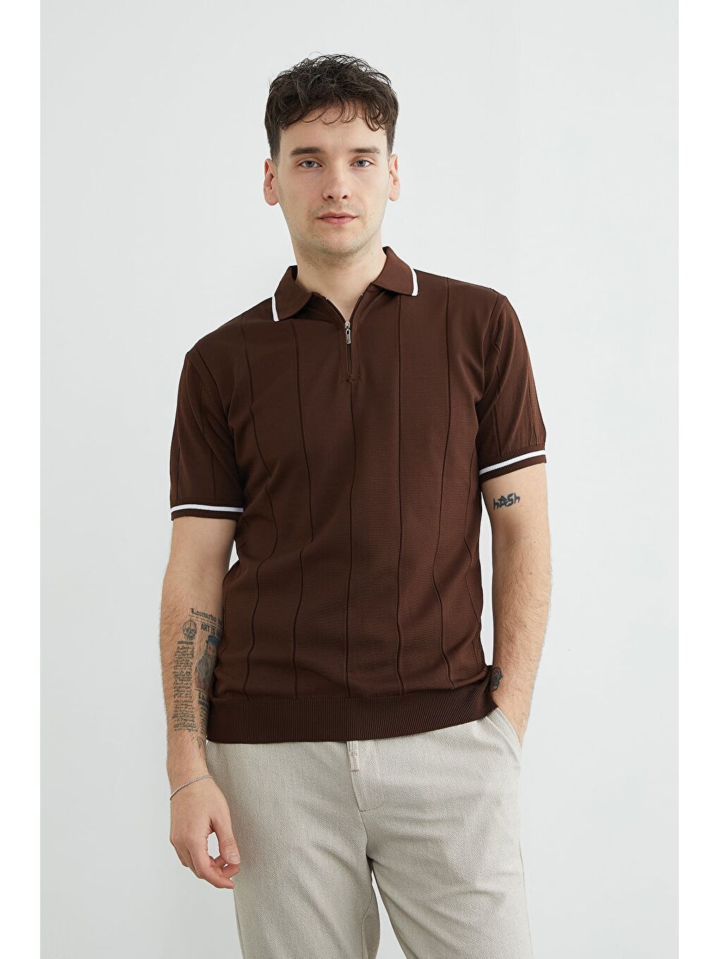 Kahverengi Yarım Fermuarlı Çizgili Triko Tişört-2