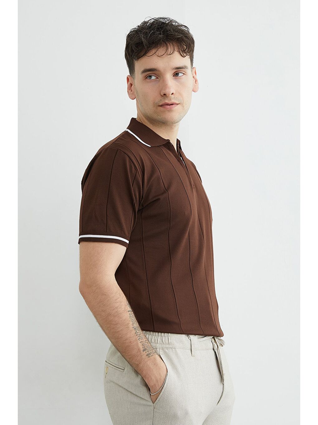 Kahverengi Yarım Fermuarlı Çizgili Triko Tişört-4