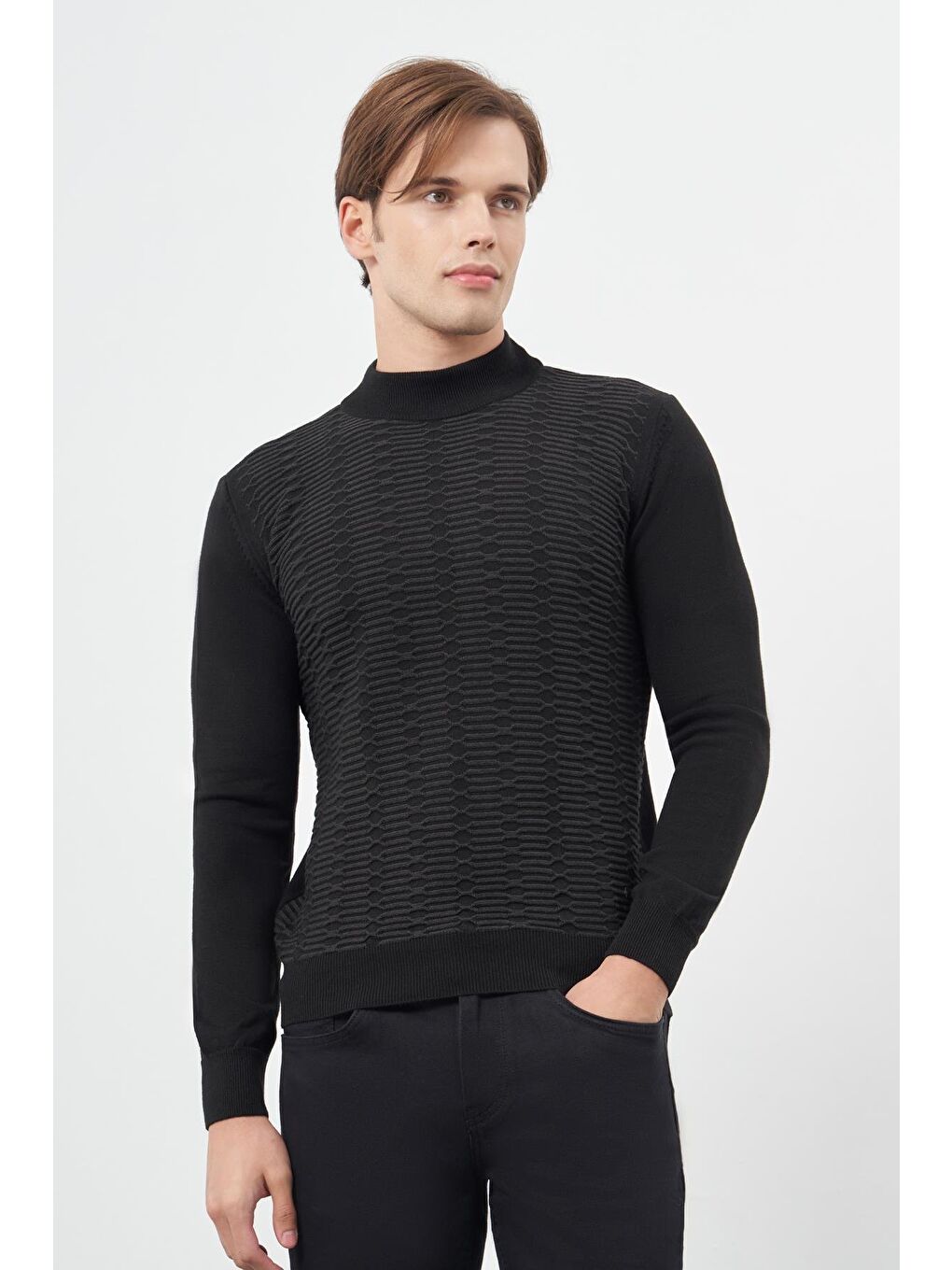 Siyah Uzun Kol Kendinden Desenli Örme Yarım Balıkçı Yaka Classic Comfort Fit Triko 1012245157