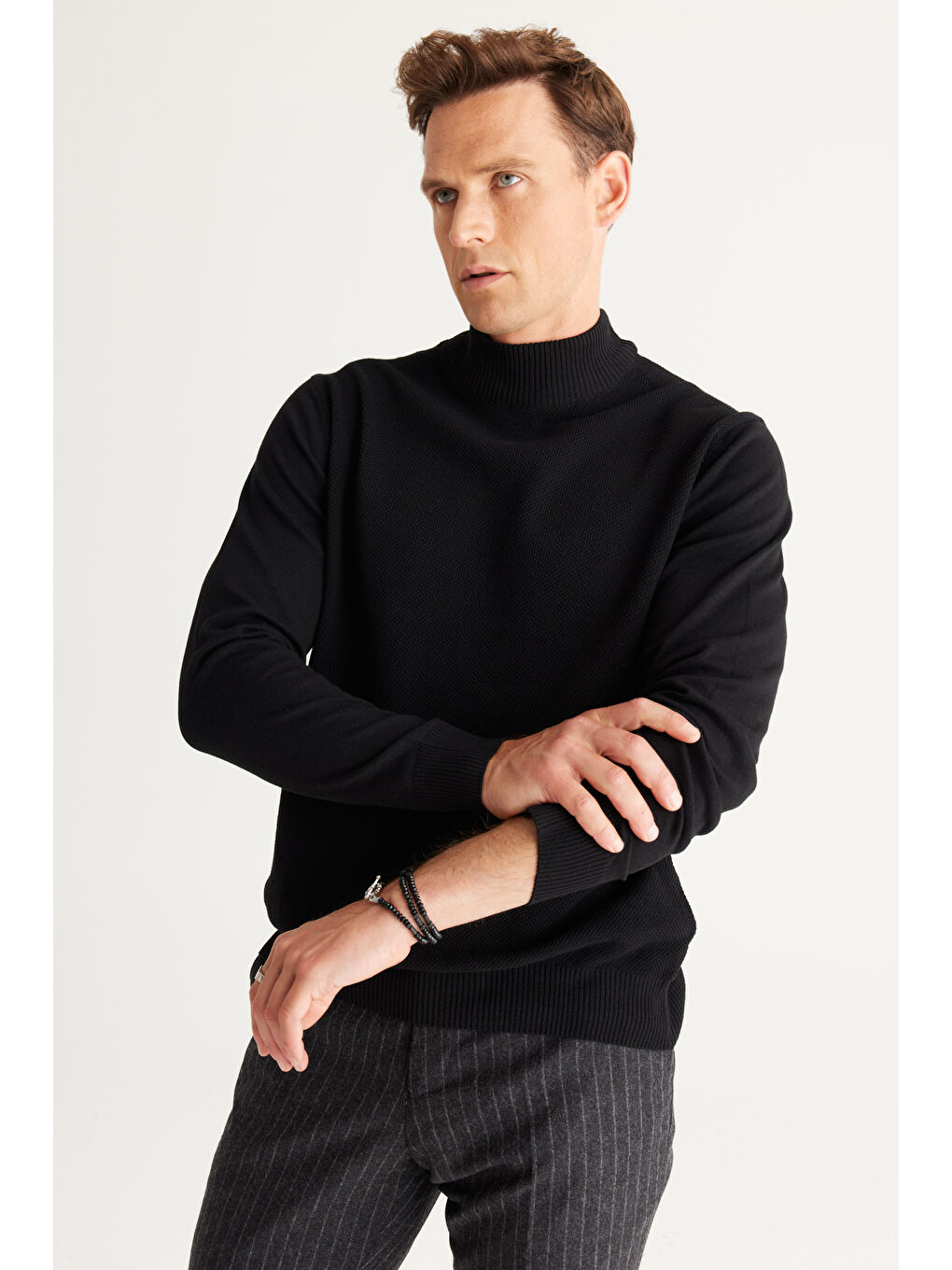 Erkek Siyah Standart Fit Normal Kesim Yarım Balıkçı Yaka Pamuklu Triko-4