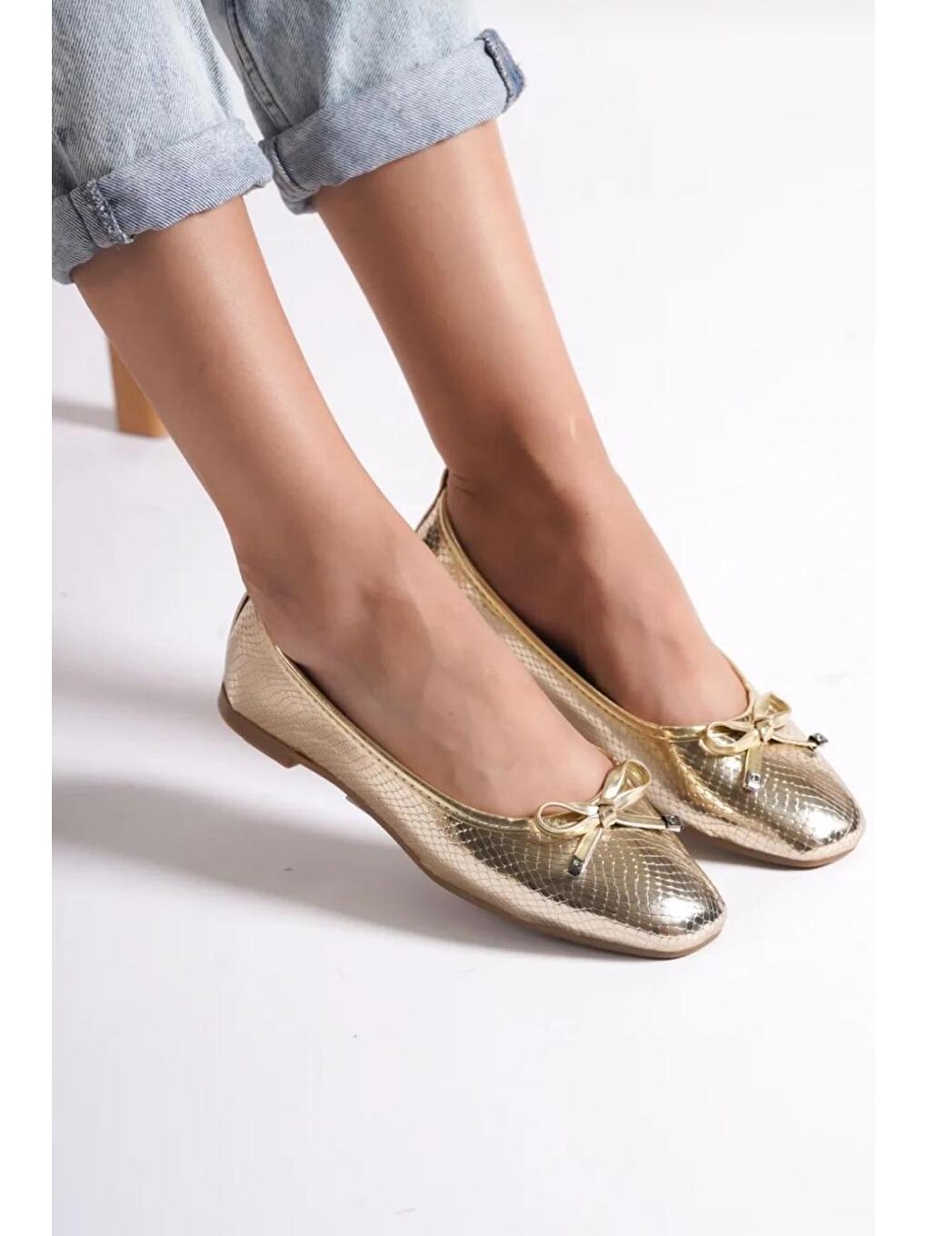 Sarı Xena Fiyonklu Parlak Rugan Kadın Babet Ofis Ayakkabısı Ev Babeti