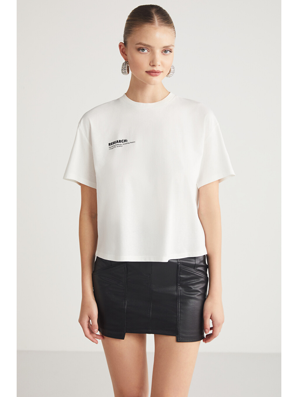 Fına Kadın Sırt Baskı Detaylı Regular Fit Bisiklet Yakalı %100 Organik Pamuklu Ekru T-shirt-3