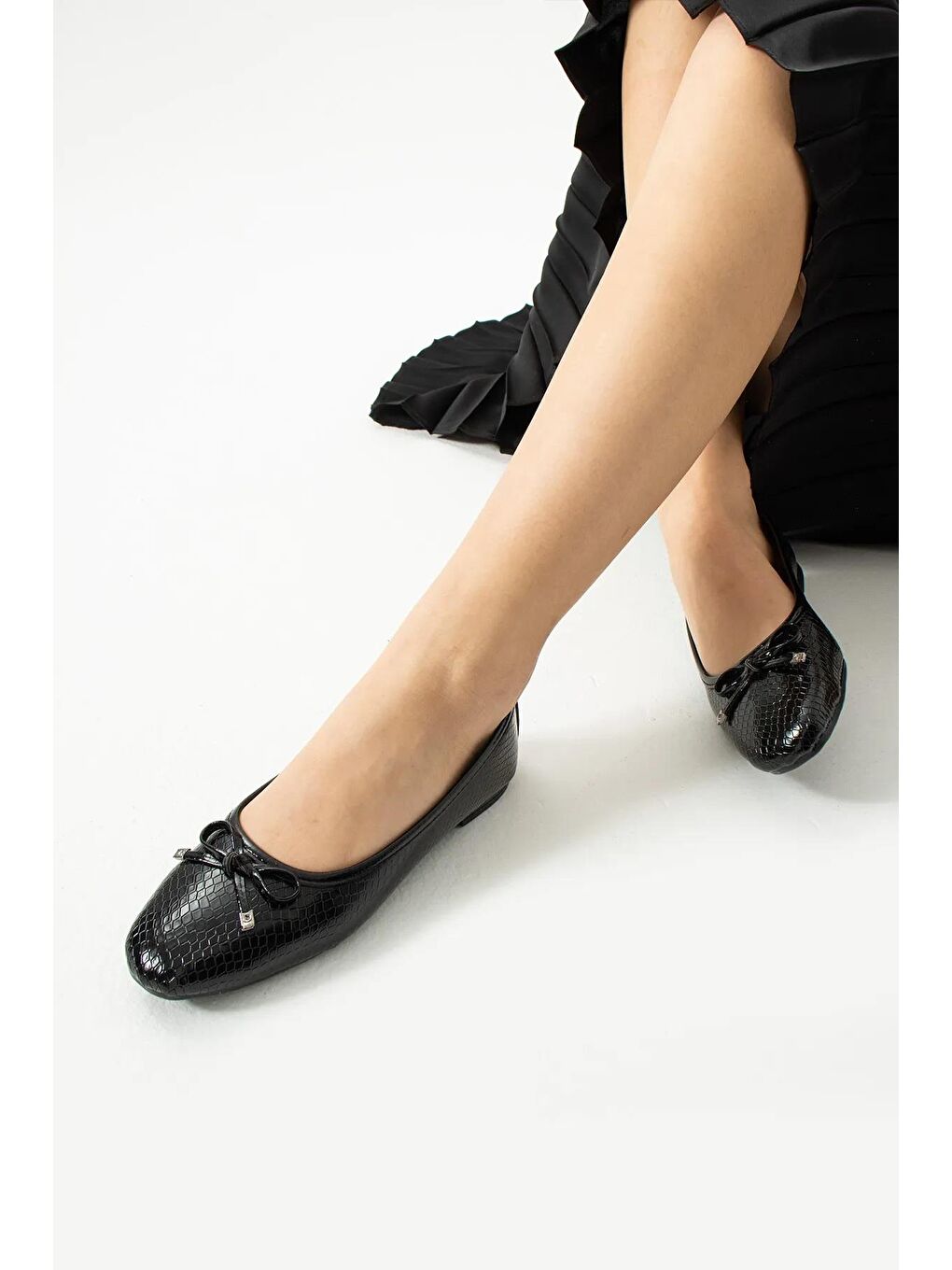 Siyah Xena Fiyonklu Parlak Rugan Kadın Babet Ofis Ayakkabısı Ev Babeti