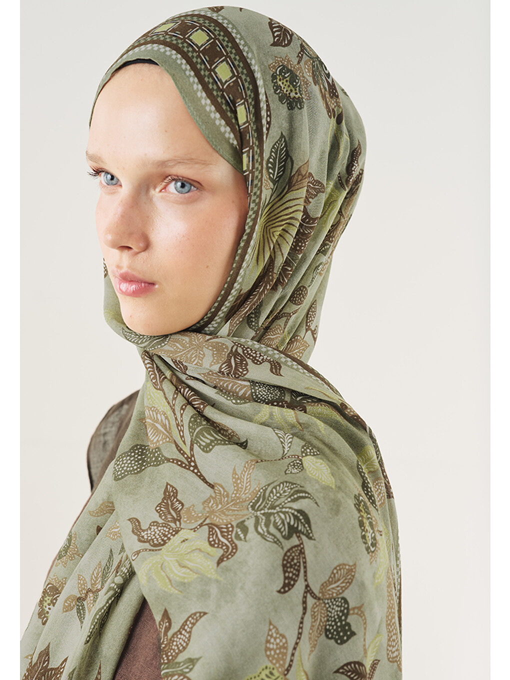 Mystic Bloom Desen Soft Viskon Şal Yeşil-3