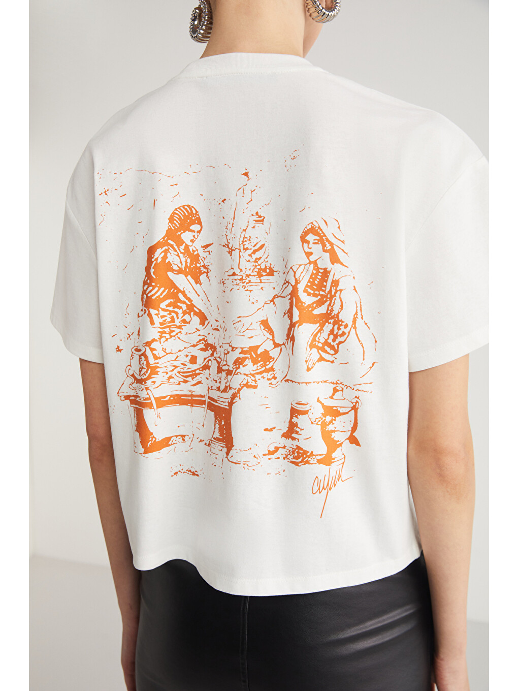 Fına Kadın Sırt Baskı Detaylı Regular Fit Bisiklet Yakalı %100 Organik Pamuklu Ekru T-shirt-4
