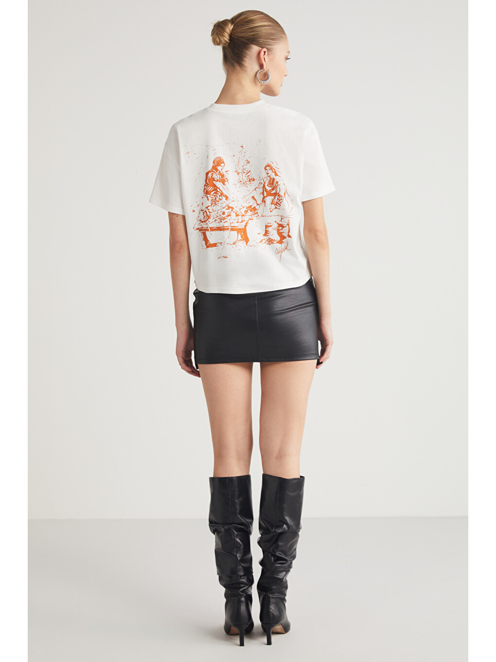 Fına Kadın Sırt Baskı Detaylı Regular Fit Bisiklet Yakalı %100 Organik Pamuklu Ekru T-shirt-5