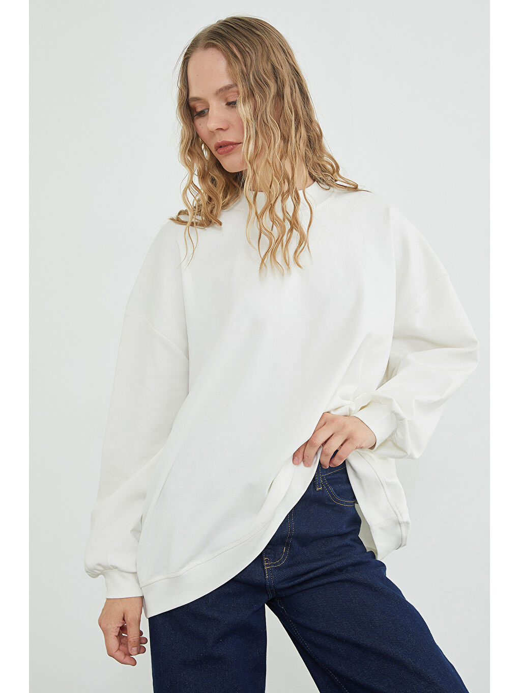 Ekru Basic Bisiklet Yaka Oversize Sweatshirt-1