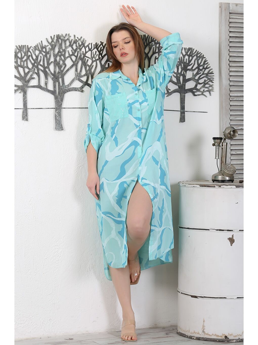 Turkuaz İtalyan Camgöbeği Mavisi Gömlek Yaka Düğmeli Uzun Kollu Pul Payetli Dokuma Yazlık Elbise 130 65-4