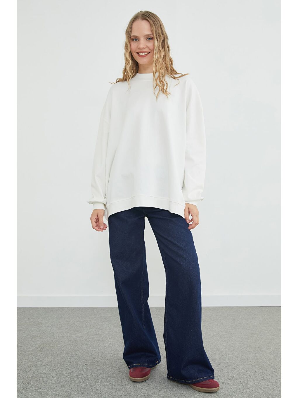 Ekru Basic Bisiklet Yaka Oversize Sweatshirt-2