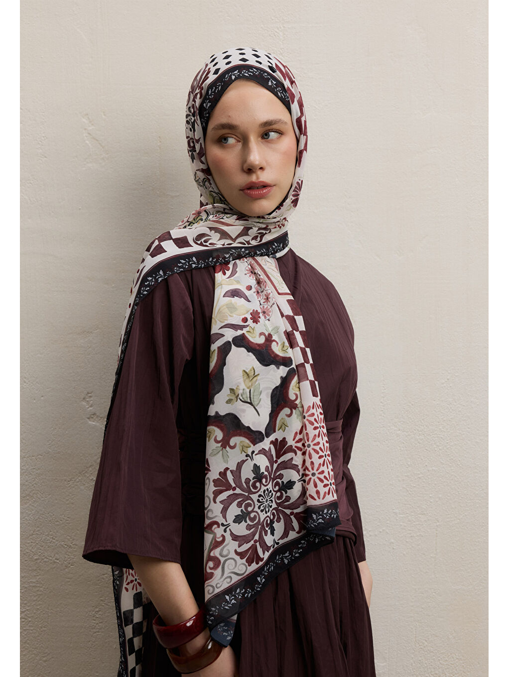 Bella Desen İpek Krep Şal Siyah-2