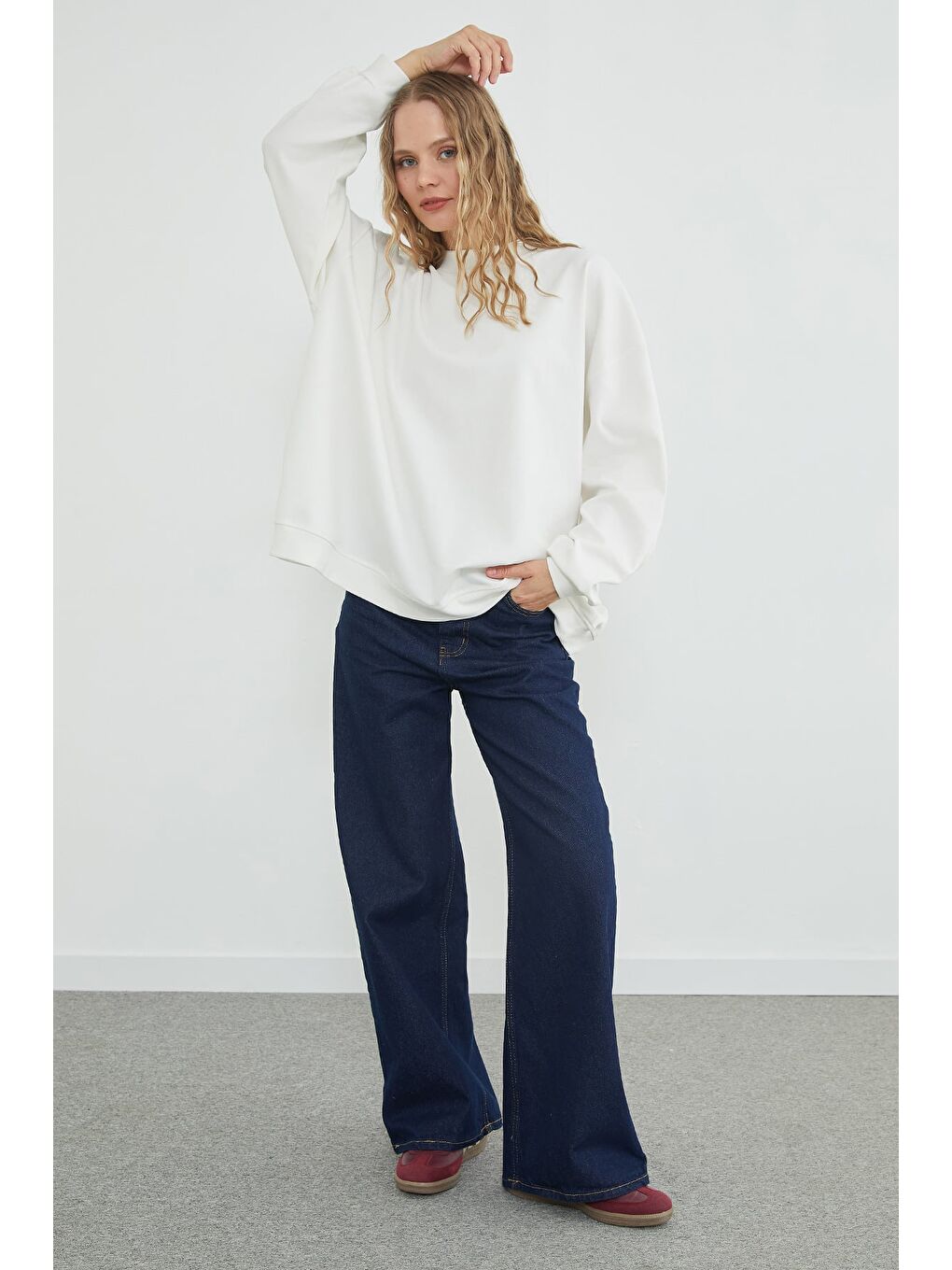 Ekru Basic Bisiklet Yaka Oversize Sweatshirt-3