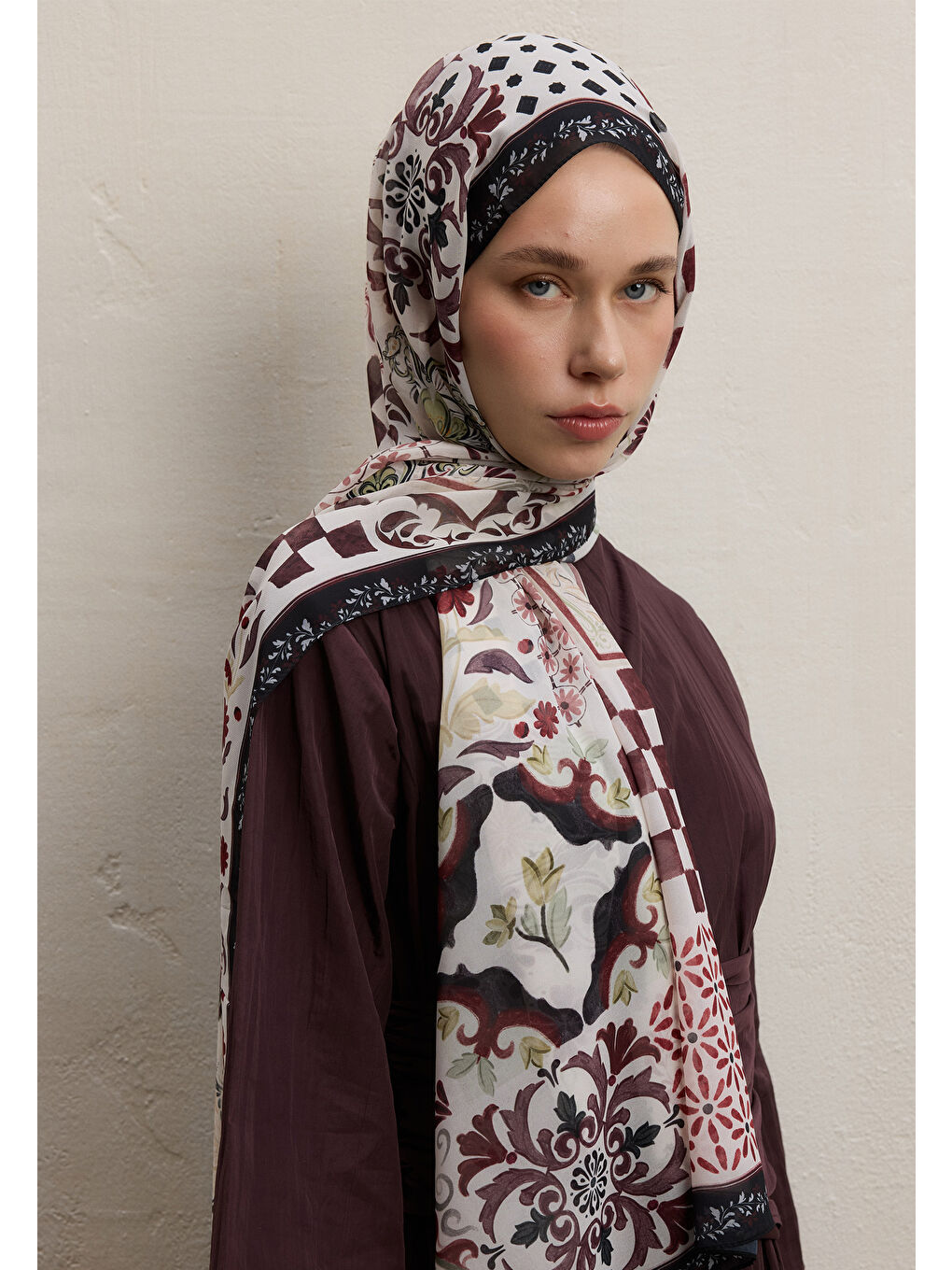 Bella Desen İpek Krep Şal Siyah-3