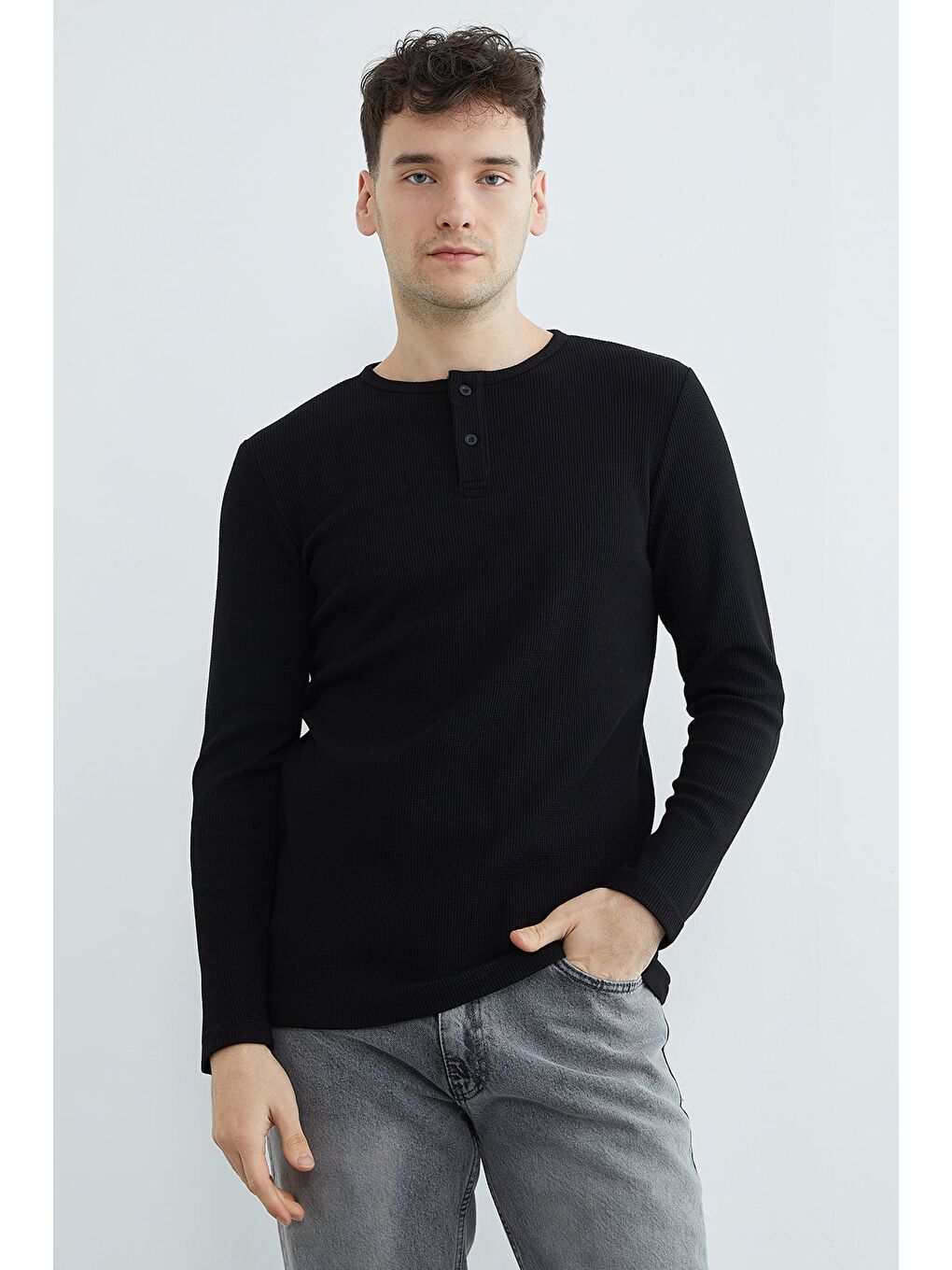 Siyah Petek Kumaş Yarım Düğmeli Sweatshirt