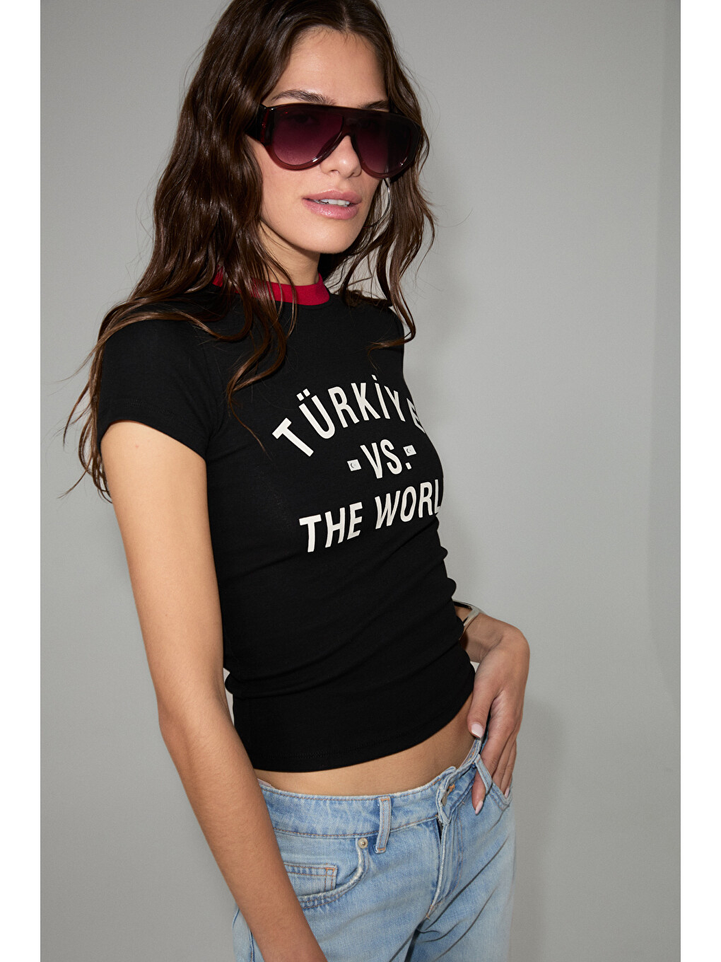 Almıla Kadın Yumuşak Ve Esnek Kumaşlı Organik Pamuklu Dünya Kupasına Özel Baskılı Siyah T-shirt-1