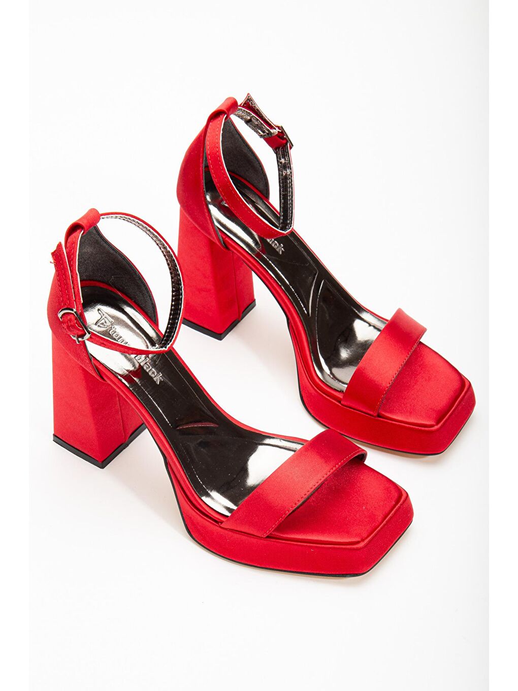 Kadın Kırmızı Saten Bilekten Bağlamalı Tek Bantlı Saten Platform Topuklu Ayakkabı-3