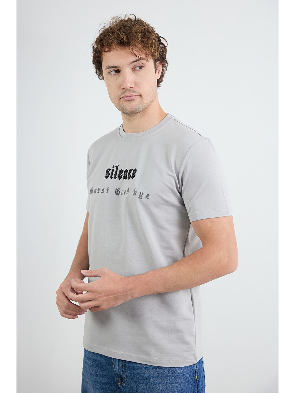 Gri Silence Nakışlı Bisiklet Yaka Tişört-1