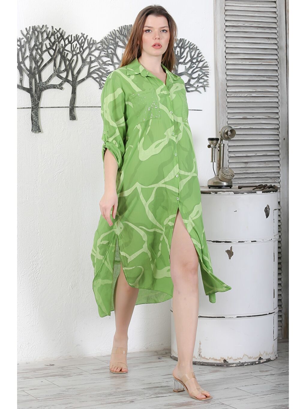 İtalyan Orman Yeşili Gömlek Yaka Düğmeli Uzun Kollu Cepli Pul Payetli Dokuma Yazlık Elbise 130 65-1