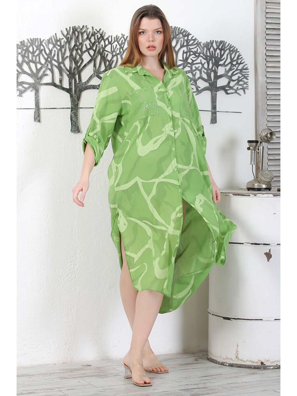 İtalyan Orman Yeşili Gömlek Yaka Düğmeli Uzun Kollu Cepli Pul Payetli Dokuma Yazlık Elbise 130 65-4