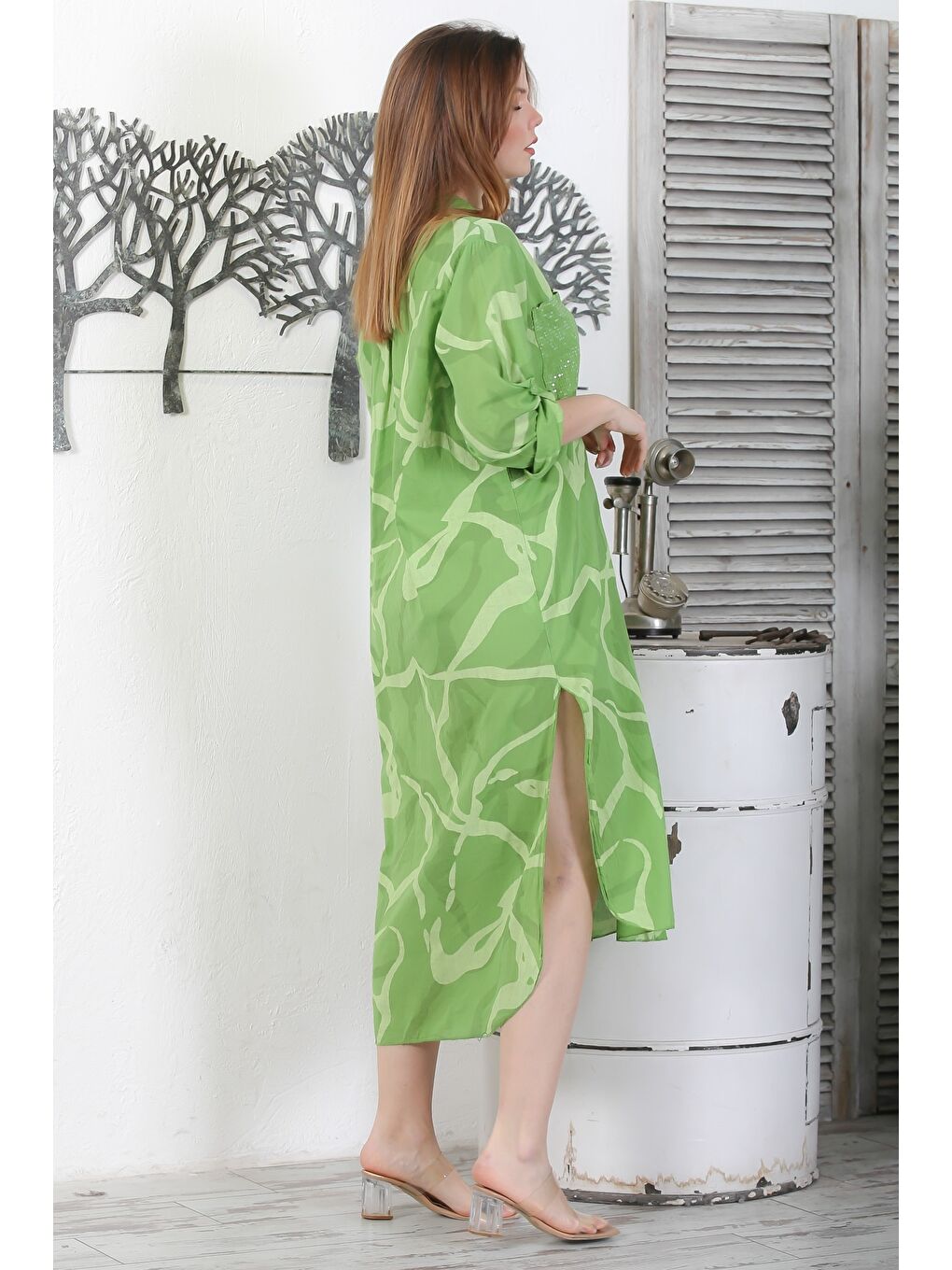 İtalyan Orman Yeşili Gömlek Yaka Düğmeli Uzun Kollu Cepli Pul Payetli Dokuma Yazlık Elbise 130 65-5