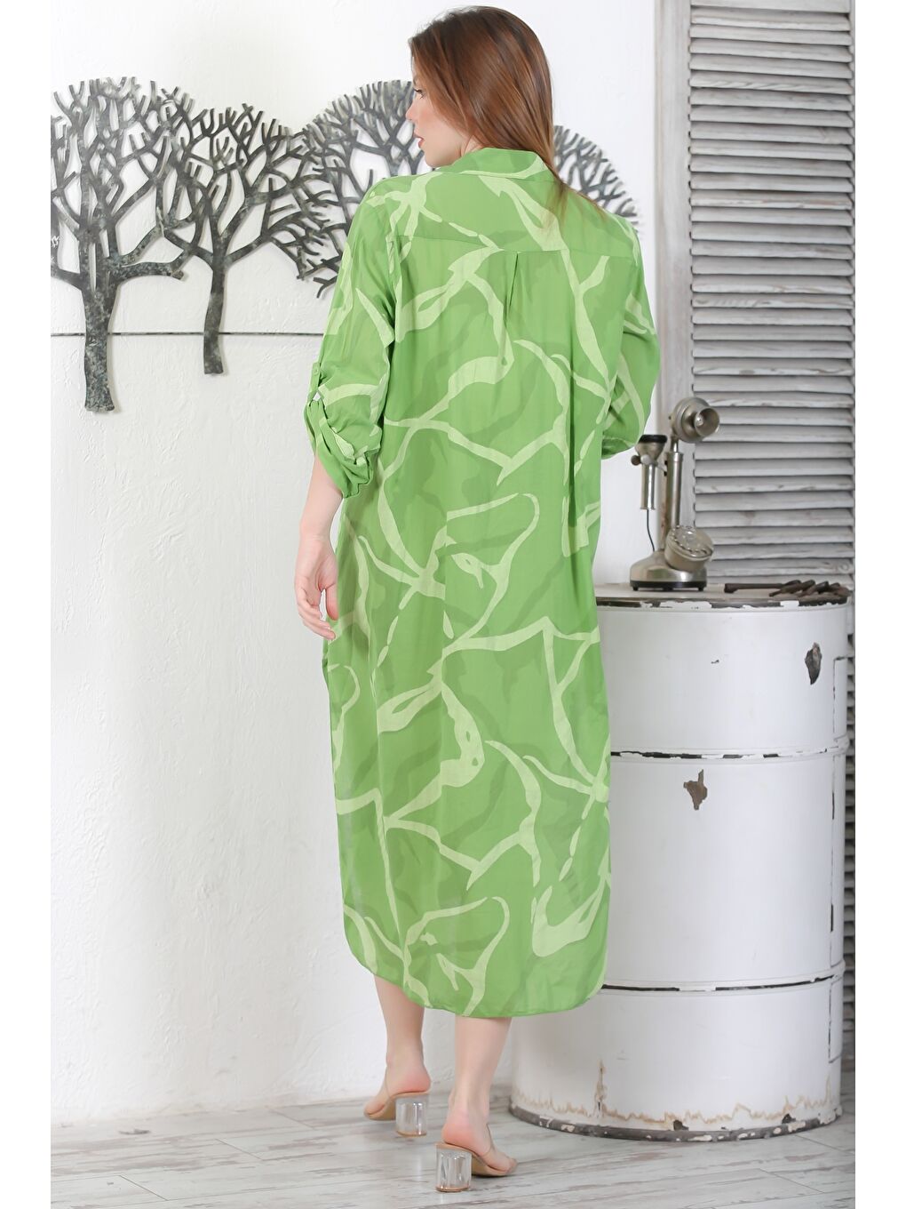 İtalyan Orman Yeşili Gömlek Yaka Düğmeli Uzun Kollu Cepli Pul Payetli Dokuma Yazlık Elbise 130 65-6