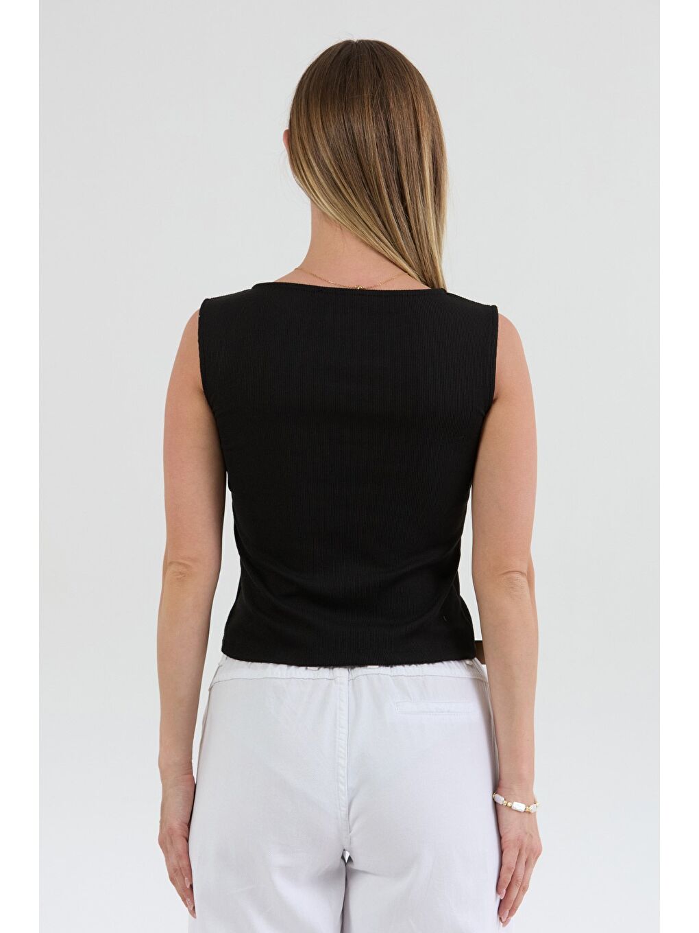 Siyah Düğmeli Geniş Yaka Bluz-3