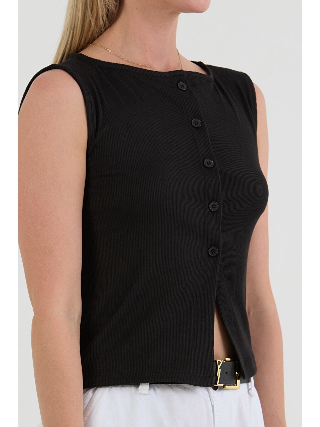 Siyah Düğmeli Geniş Yaka Bluz-4