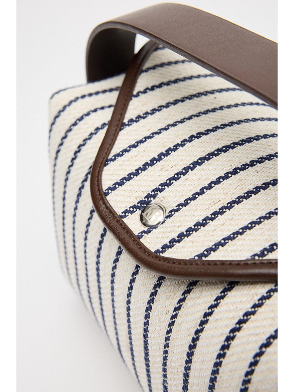 Beyaz Kanvas Deri Detaylı Kapaklı Çanta Çizgili-5