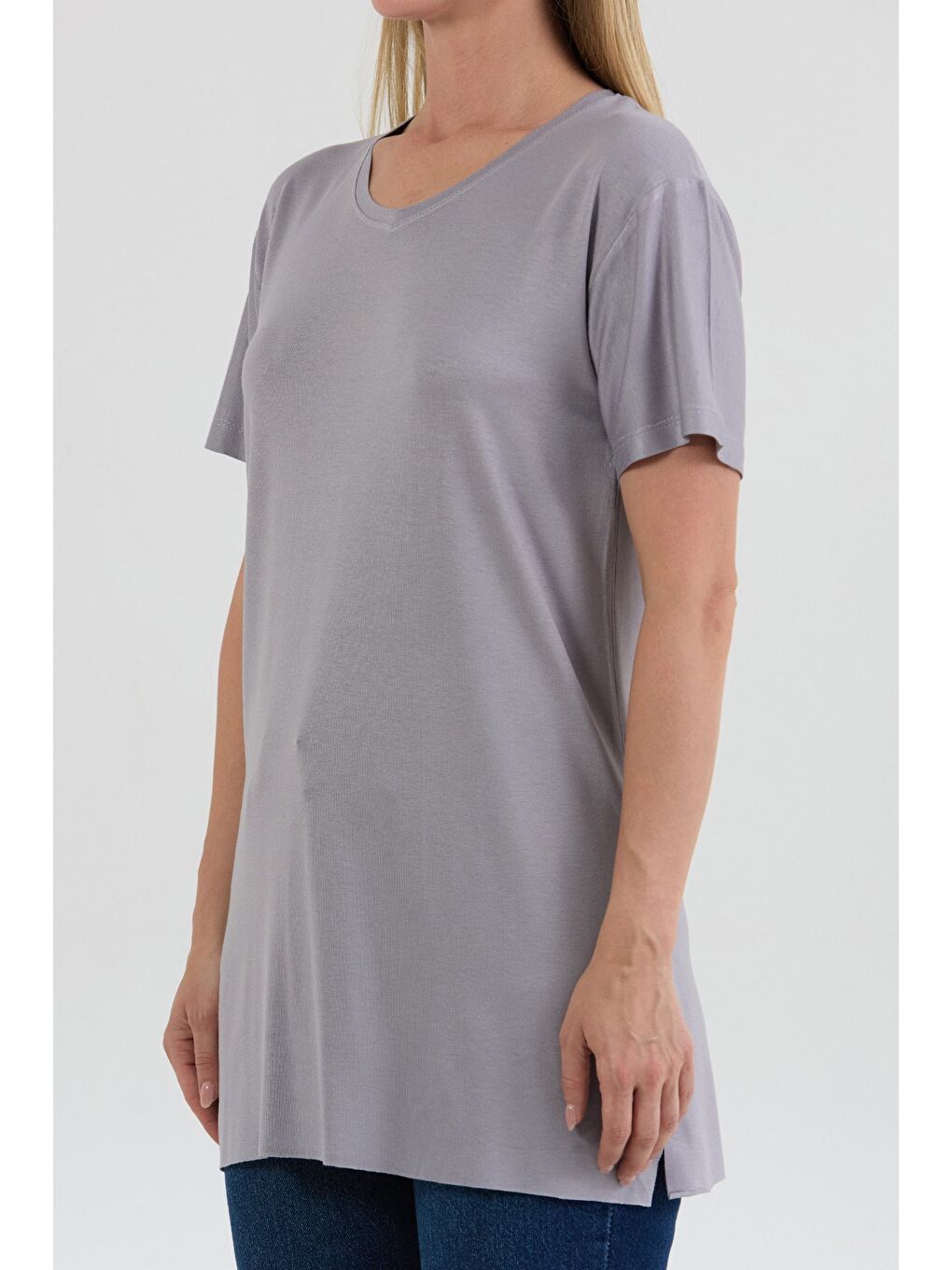 Gri Basic V Yaka Yanları Yırtmaçlı Elastanlı Salaş Tişört-4