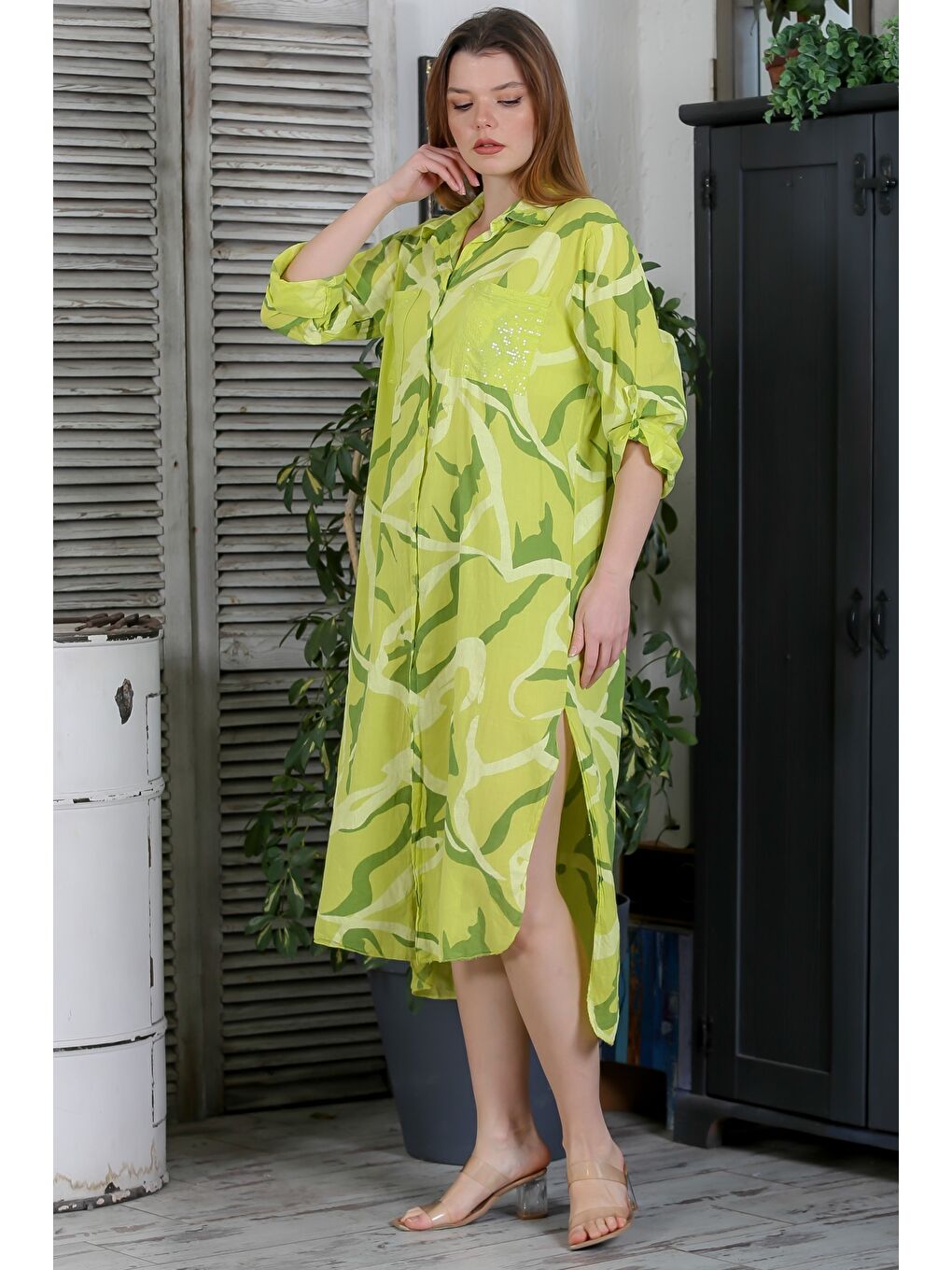 Yeşil İtalyan Limon Küfü Rengi Gömlek Yaka Düğmeli Uzun Kollu Pul Payetli Dokuma Yazlık Elbise 130 65-4