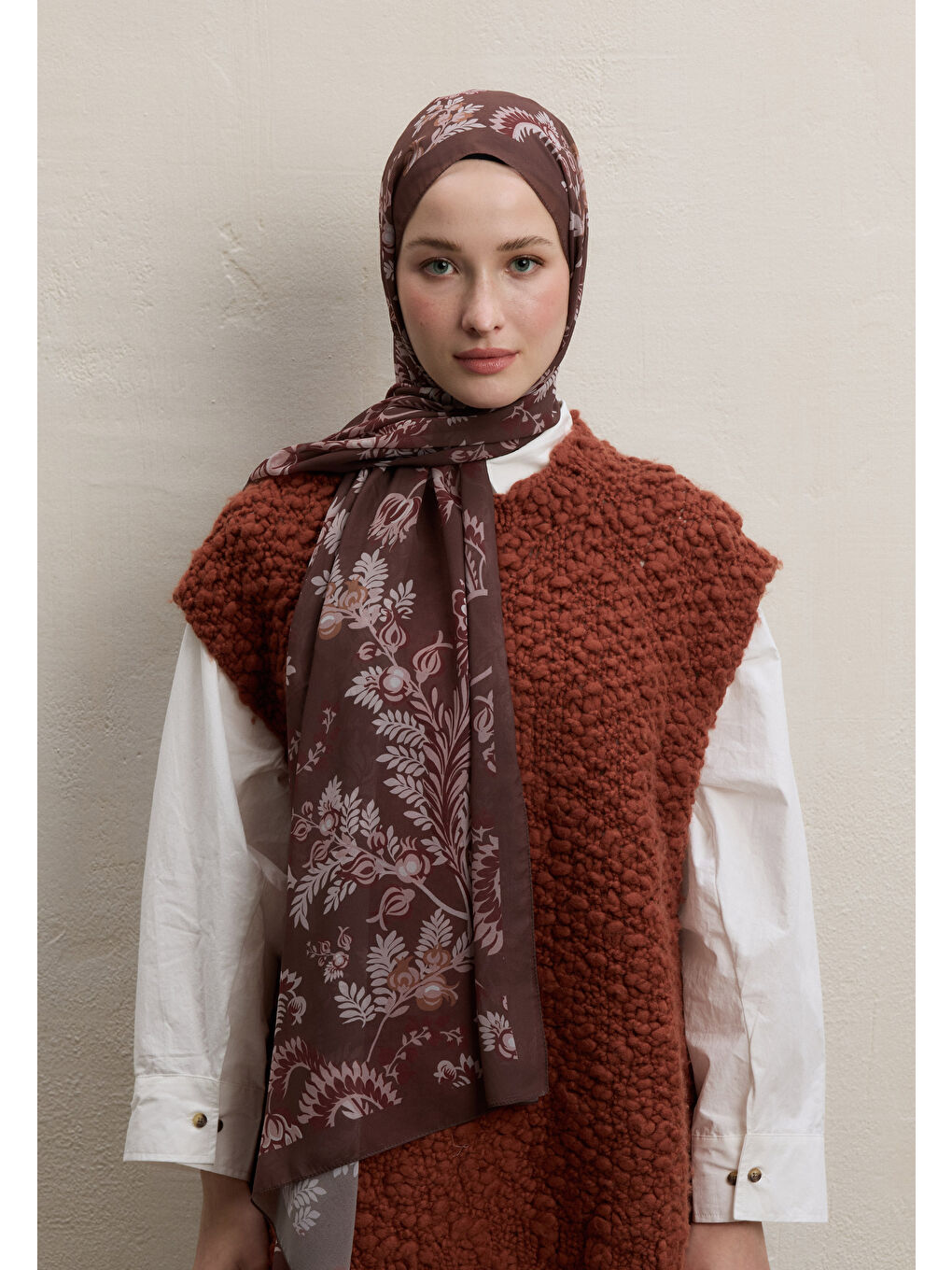 Kahverengi Rosella Desen İpek Krep Şal Kahve-1