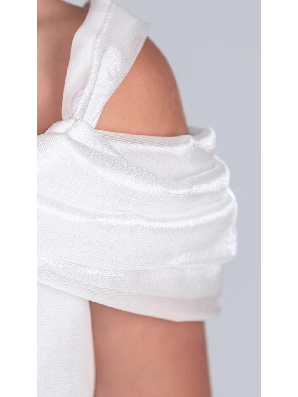 Beyaz Kız Çocuk Düşük Omuz Detaylı Işıltılı Prenses Elbisesi M00760-1