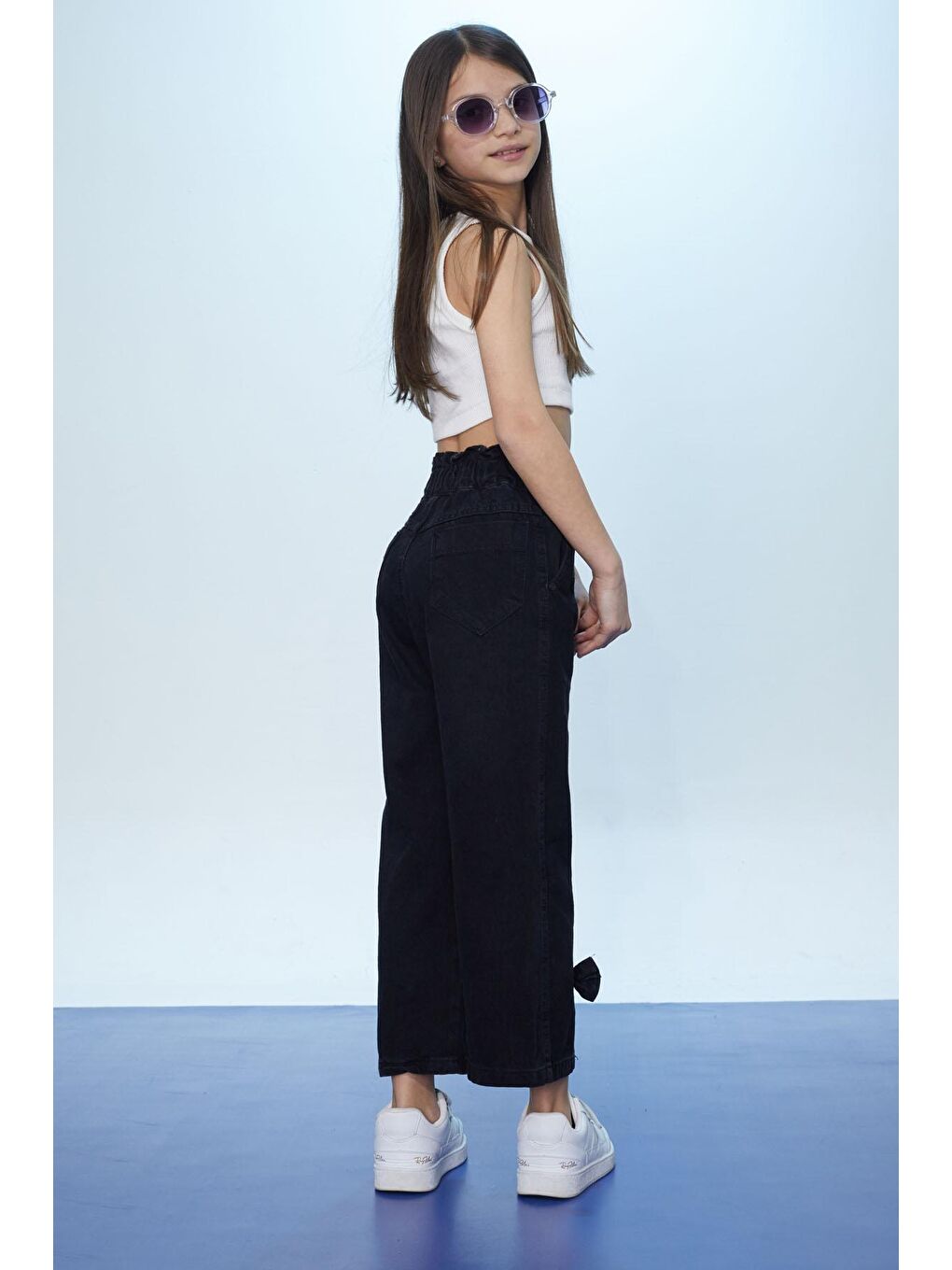 Siyah Yüksek Bel Yırtmaçlı Paçası Fiyonklu Kız Çocuk Jean Pantolon 18364-3