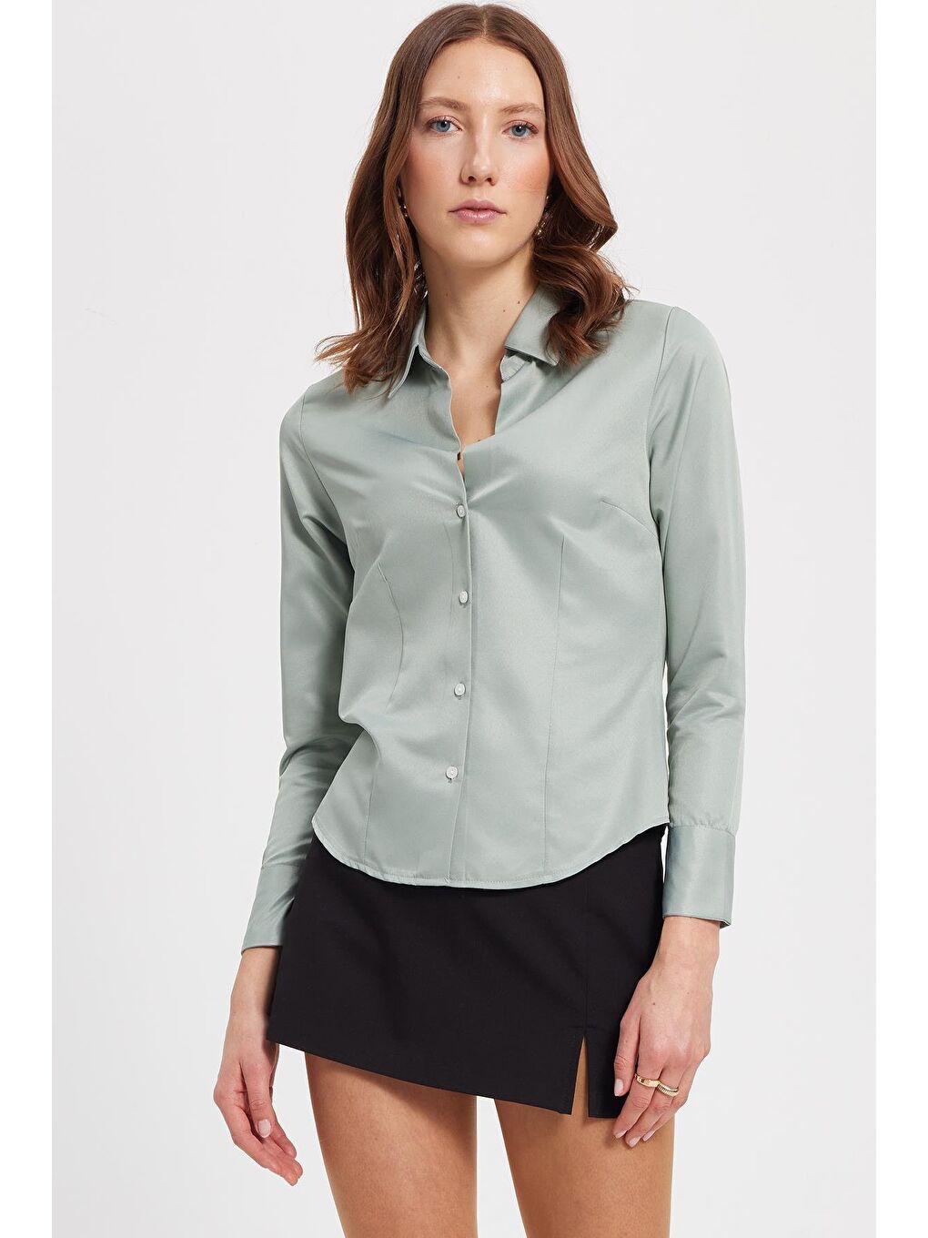 Yeşil Kadın Slim Fit Dar Kesim Pensli Vucüda Oturan Klasik Yaka Uzun Kollu Elastanlı Mint Renk Gömlek-1