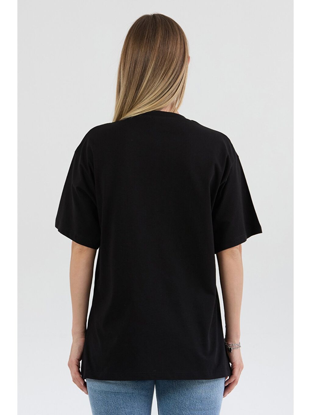 Siyah Kurdele Nakışlı Oversize Tişört-3