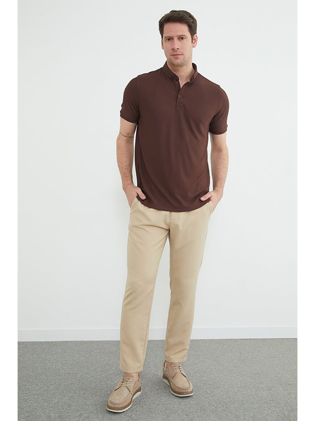 Kahverengi Polo Yaka Ottoman Kumaş Regular Tişört-4